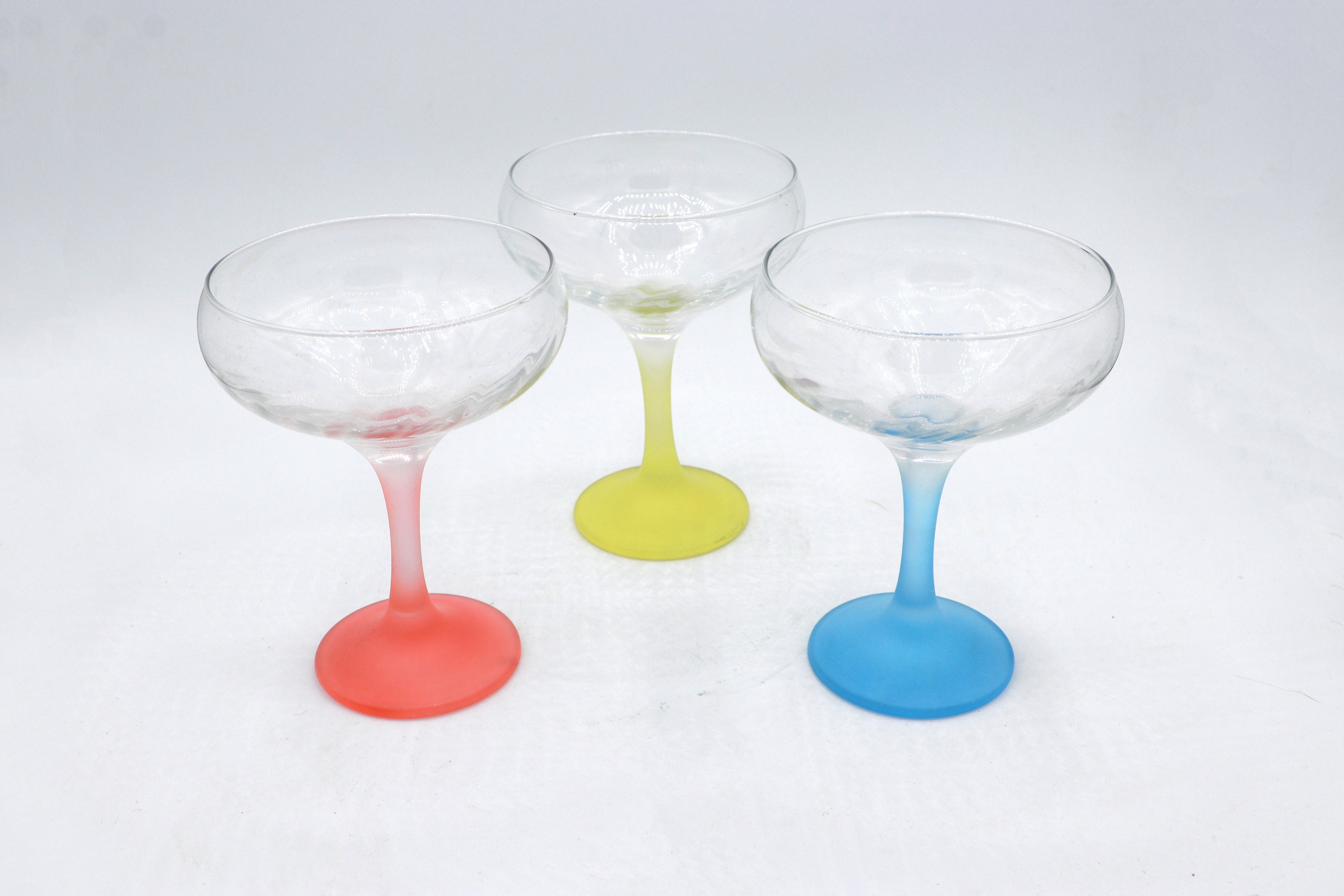6 Vintage Champagnerschalen mit farbigen Stielen