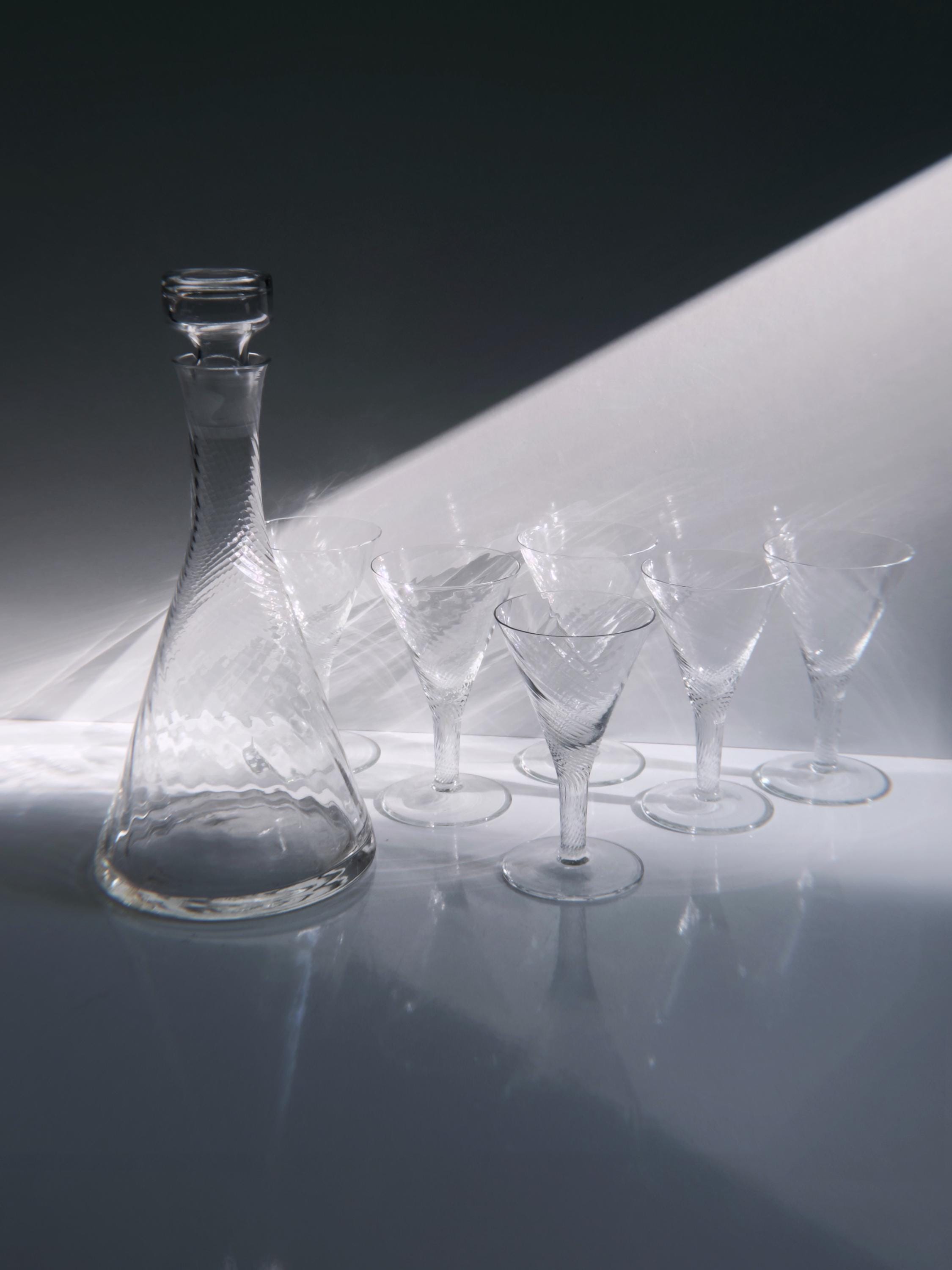 Vintage Dekanter mit 6 Likörgläsern aus Swirl-Glas, 1980er
