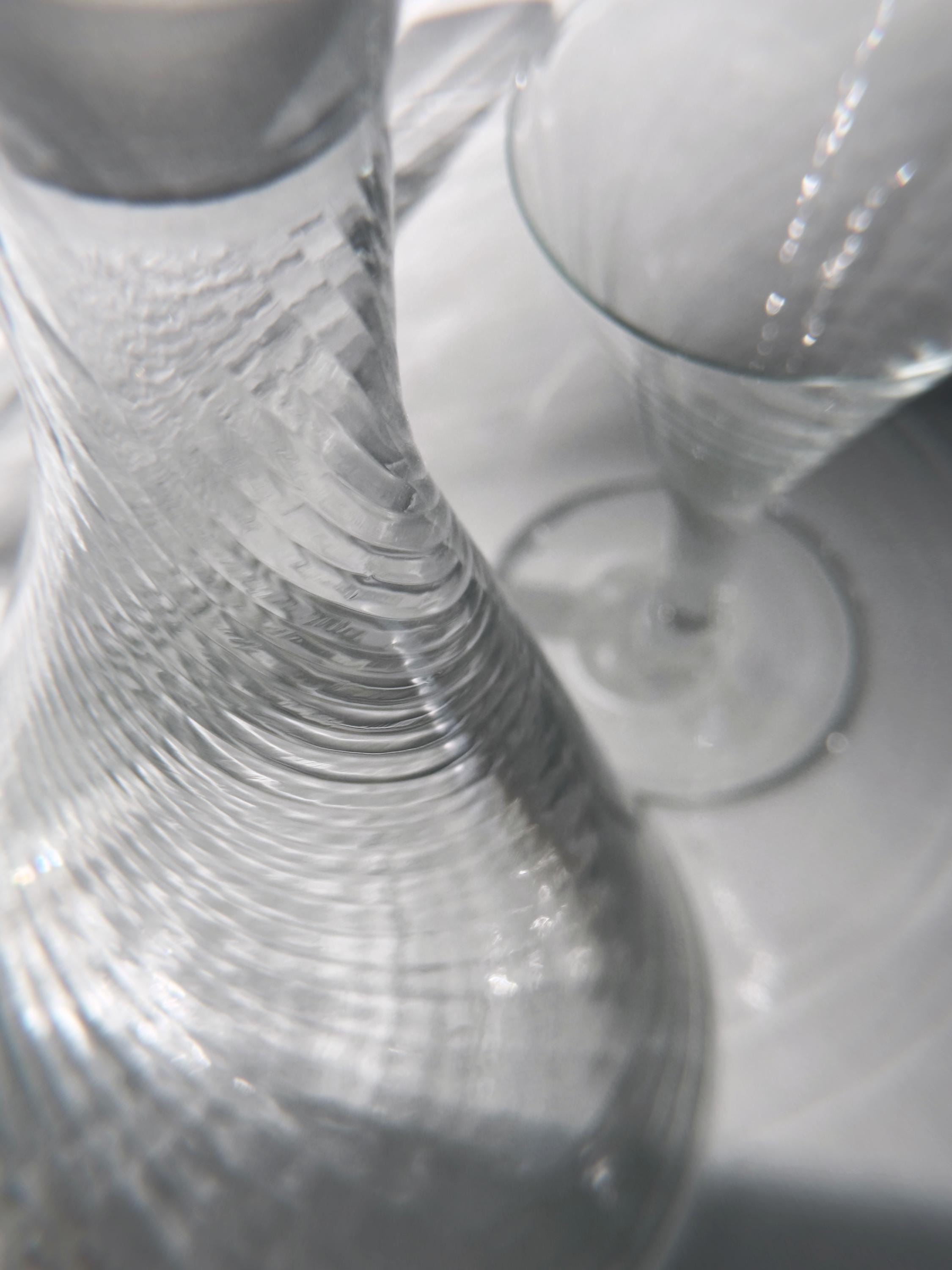 Vintage Dekanter mit 6 Likörgläsern aus Swirl-Glas, 1980er