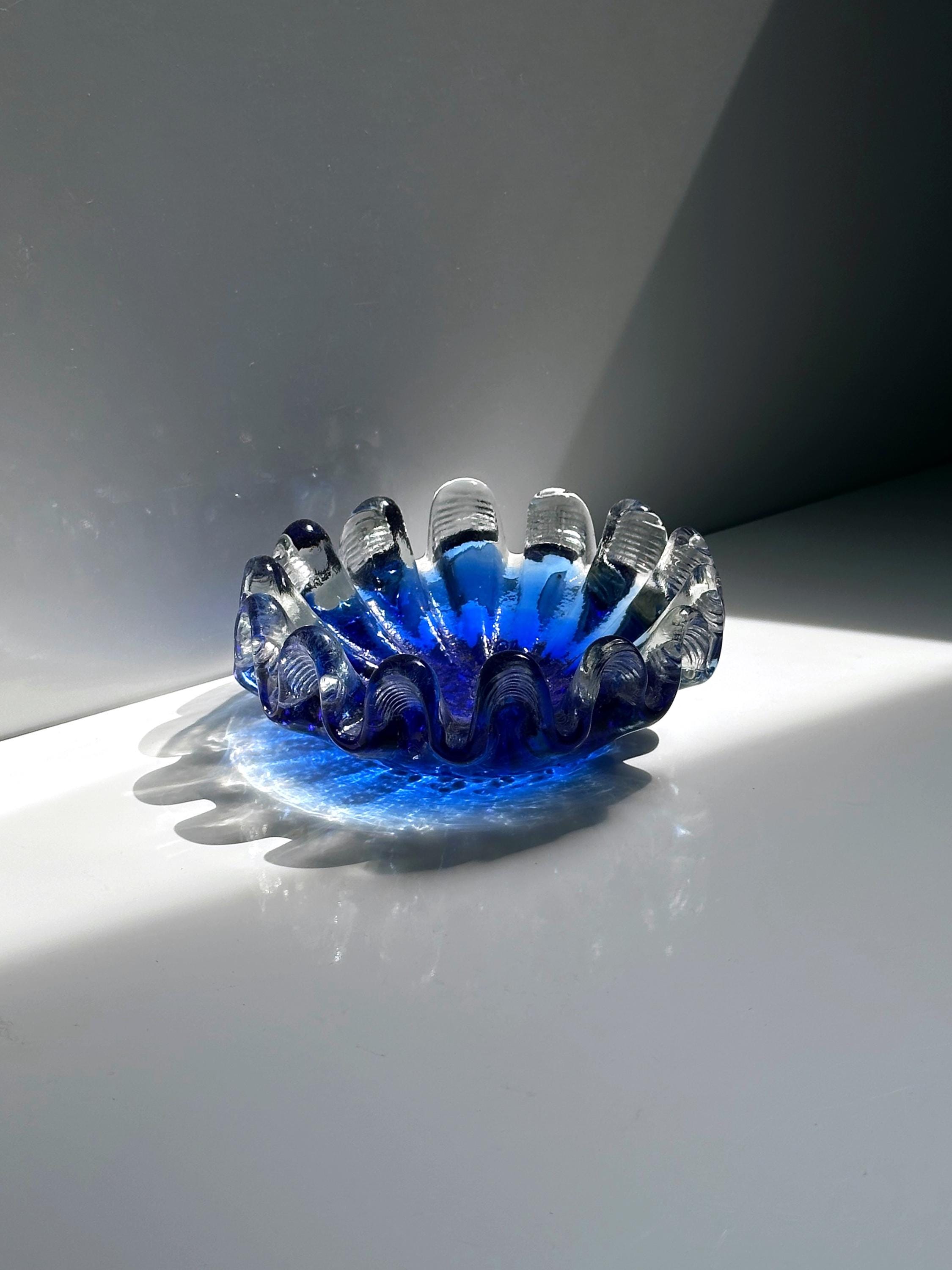 Vintage kobaltblaue Glasschale in Muschelform