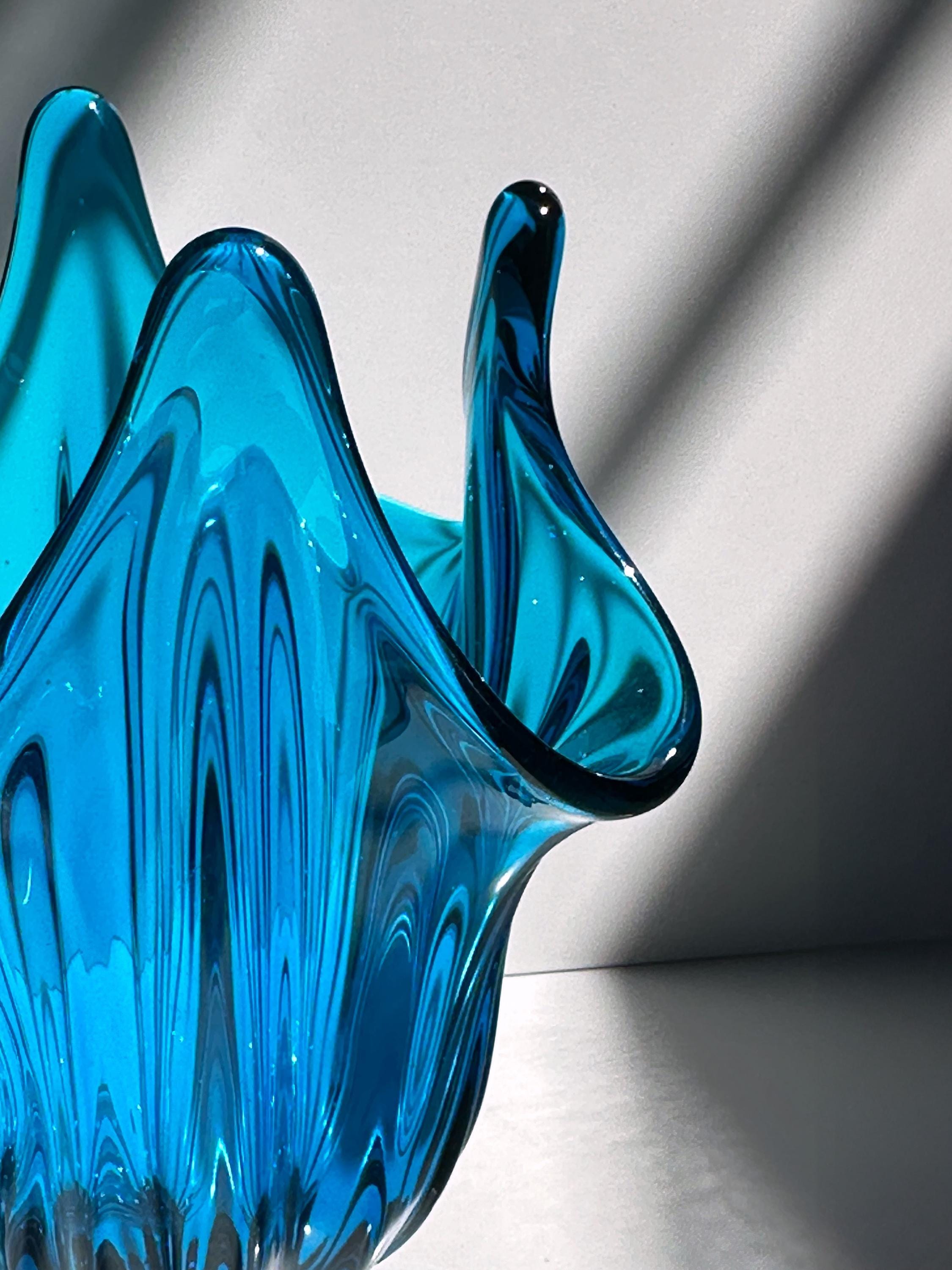 Viking Glass Epic Four Square Vase Modell 1475 in Blau