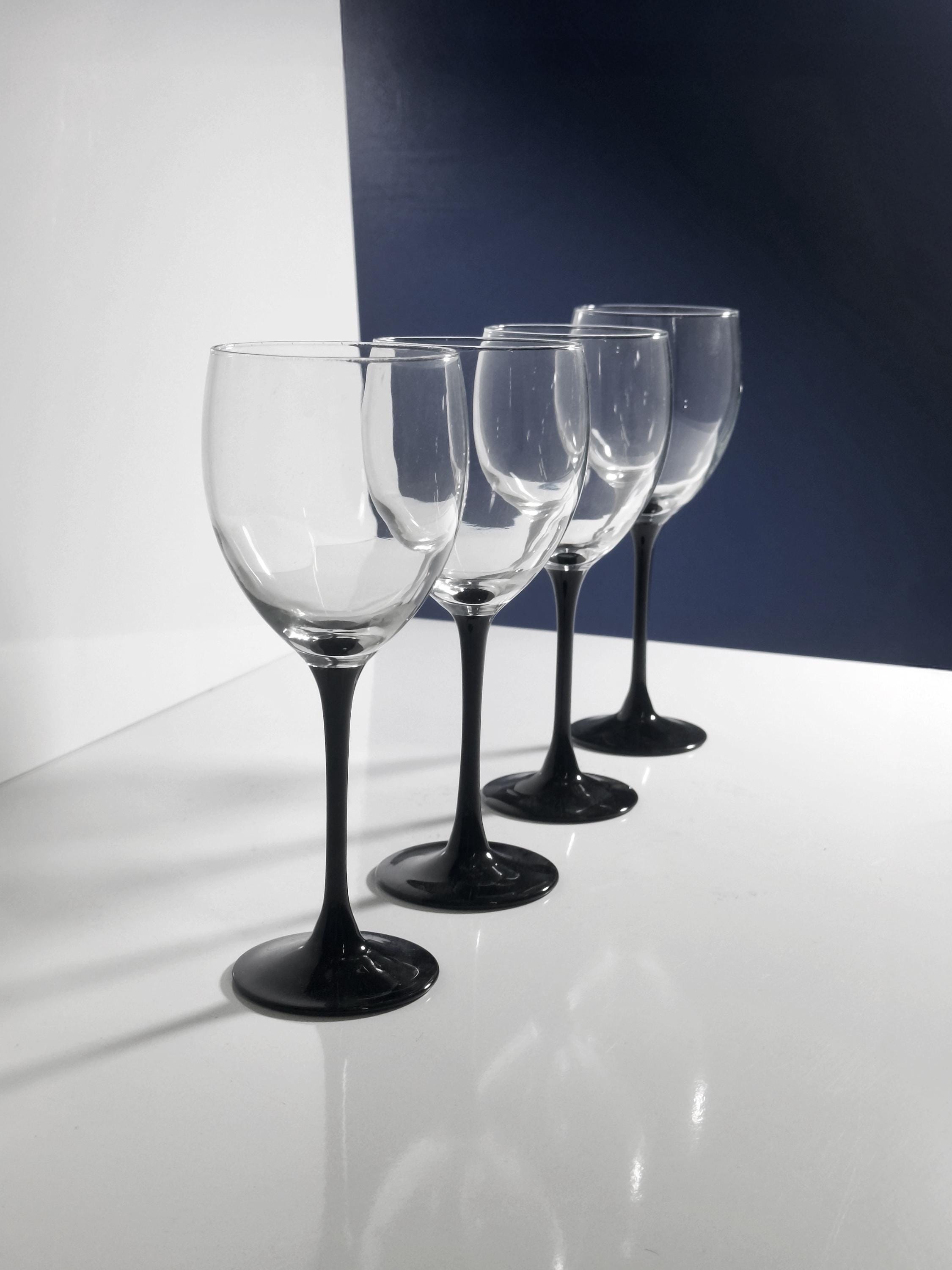4 Luminarc Weingläser mit schwarzem Stiel, Postmodern 1980er