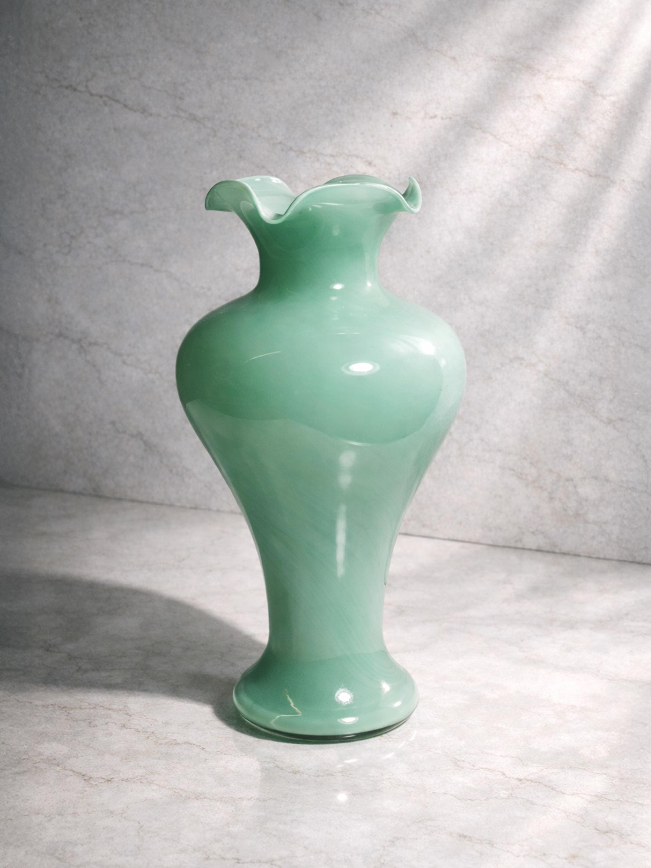 Vintage Murano Opalglas Vase in Jadegrün, Italien 1950er