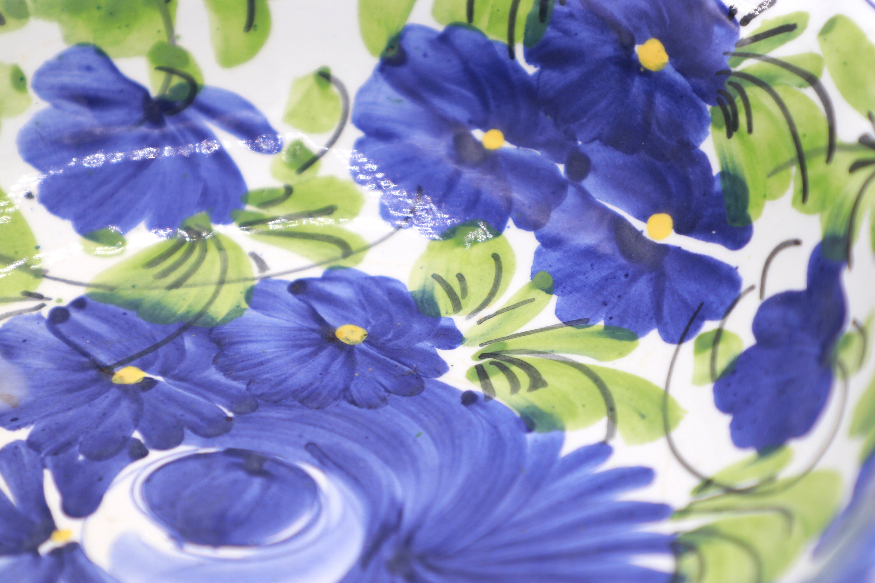 Vintage italienische Keramikschale mit blauem Blumendekor