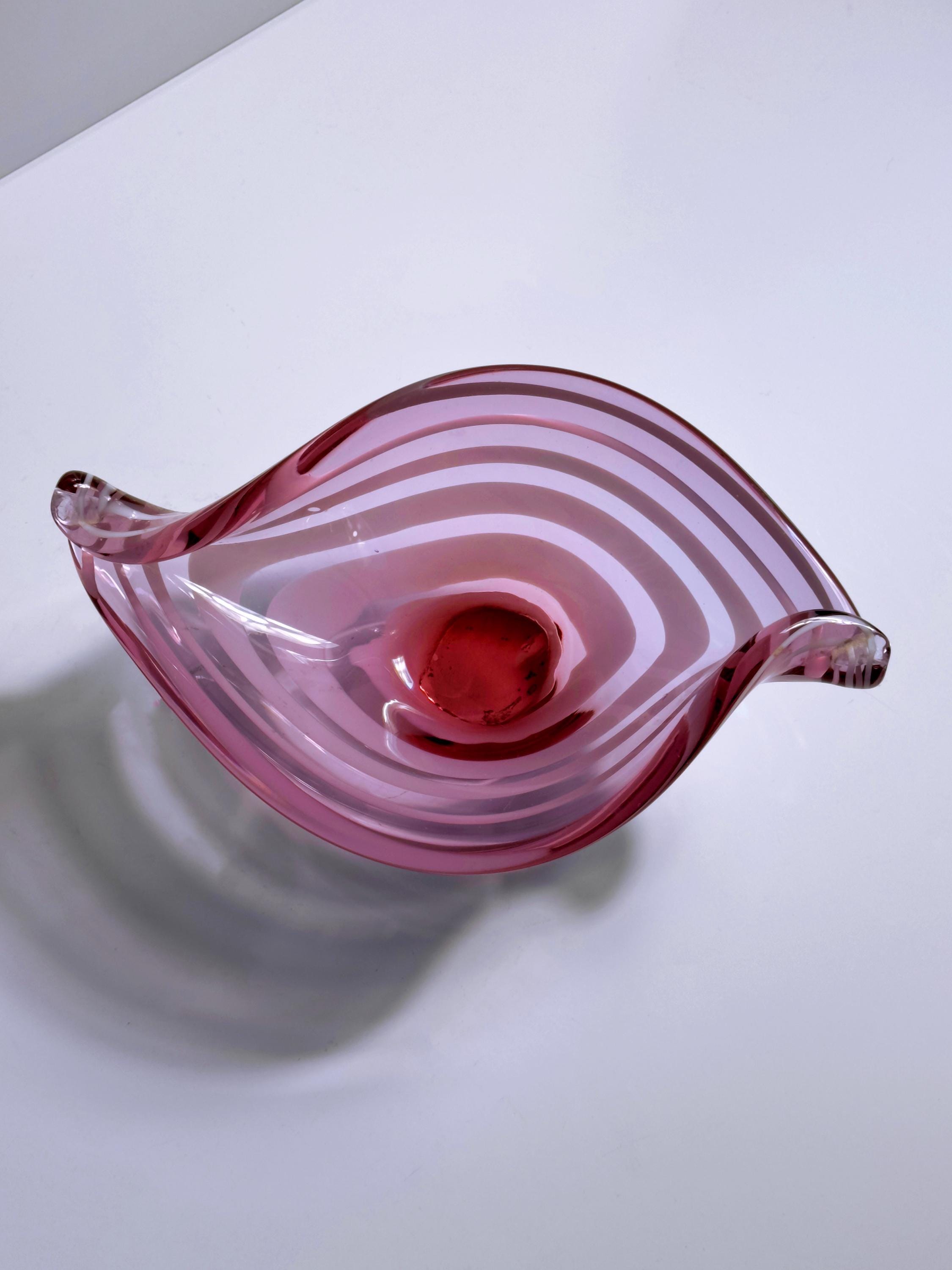 Vintage Alexandritglas-Schale mit weißen Streifen