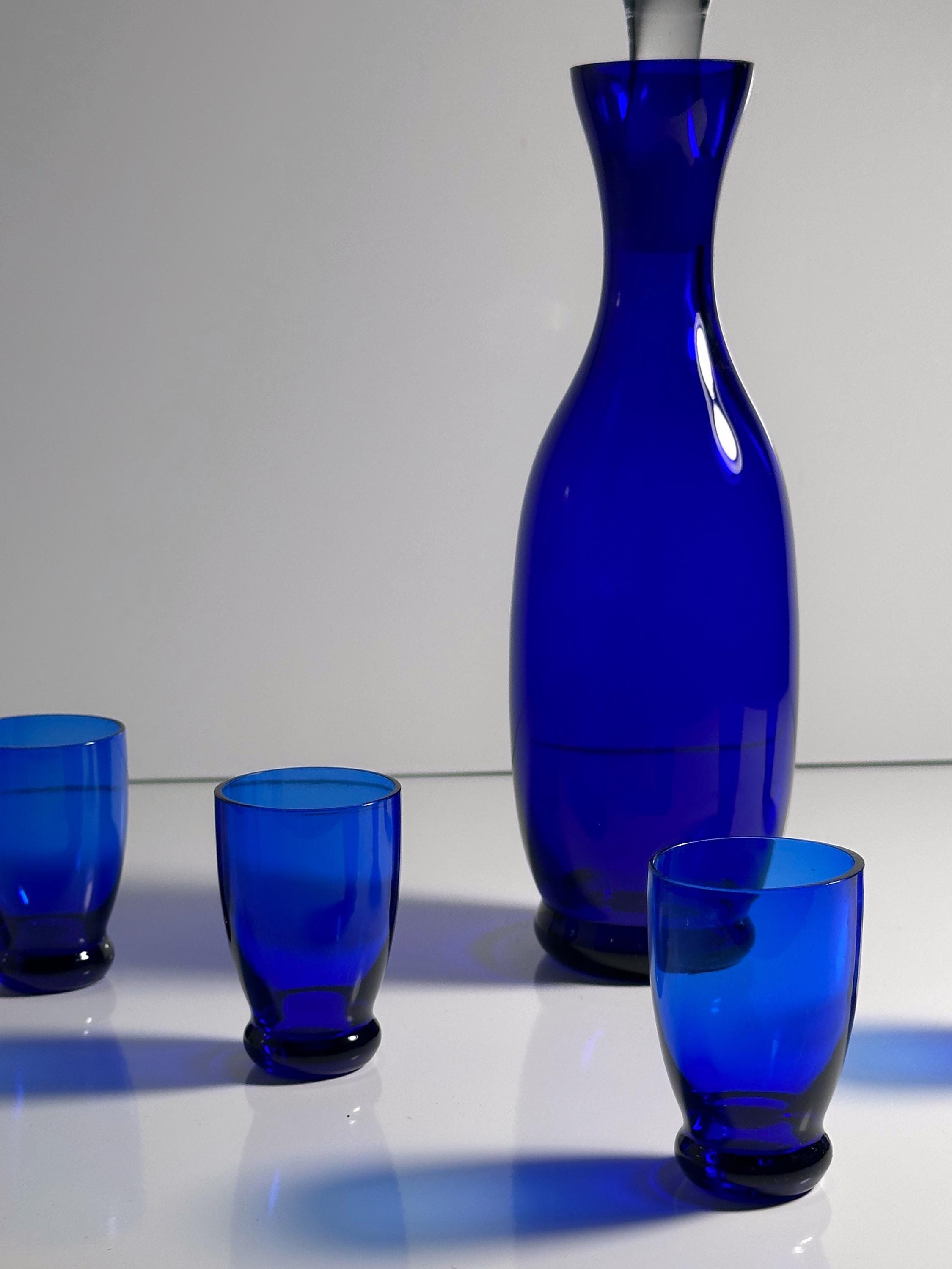 Böhmisches Likörset mit kobaltblauem Dekanter und 5 Gläsern