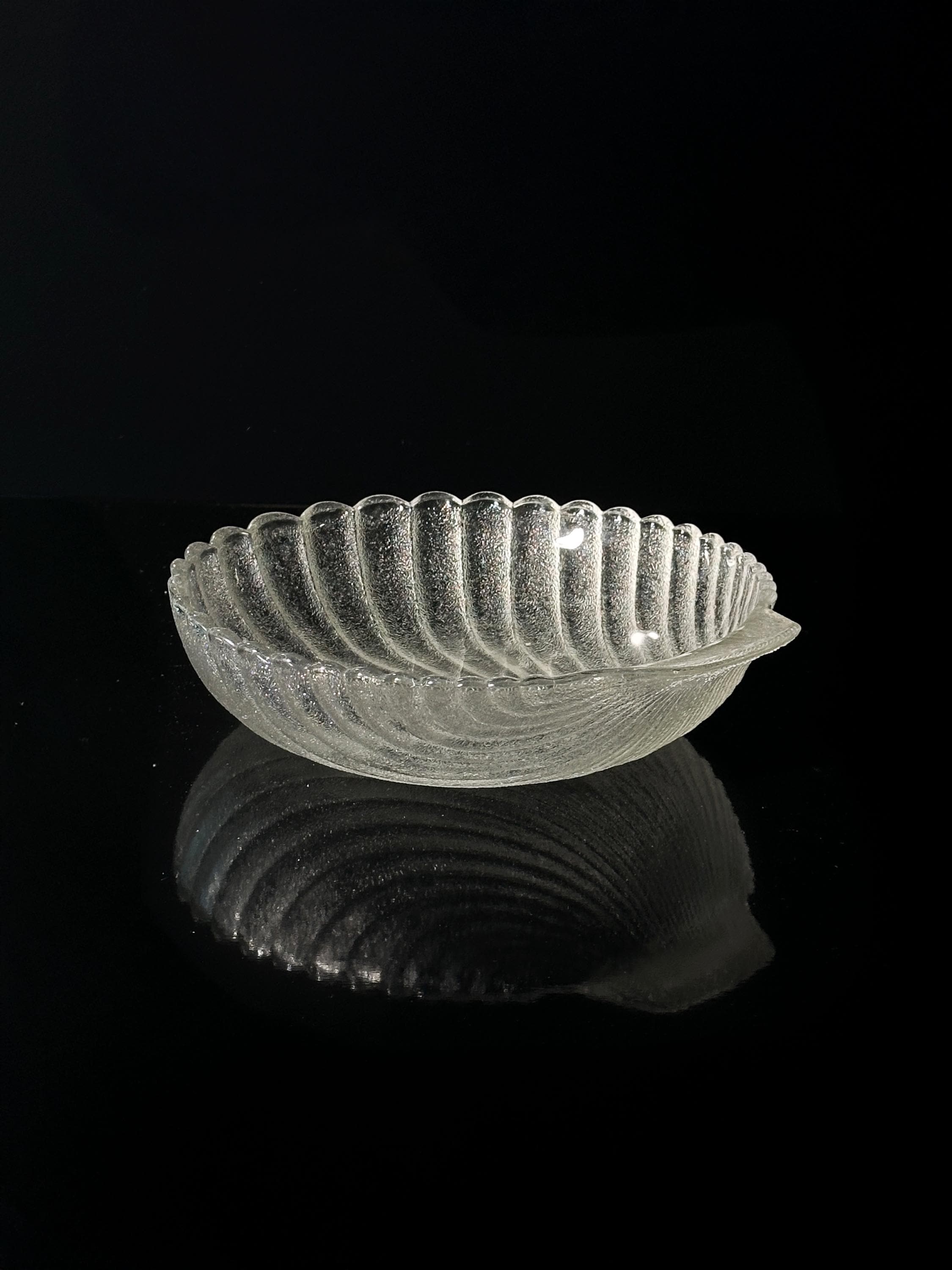Vintage Glasschale in Muschelform, 1980er Art Deco Revival