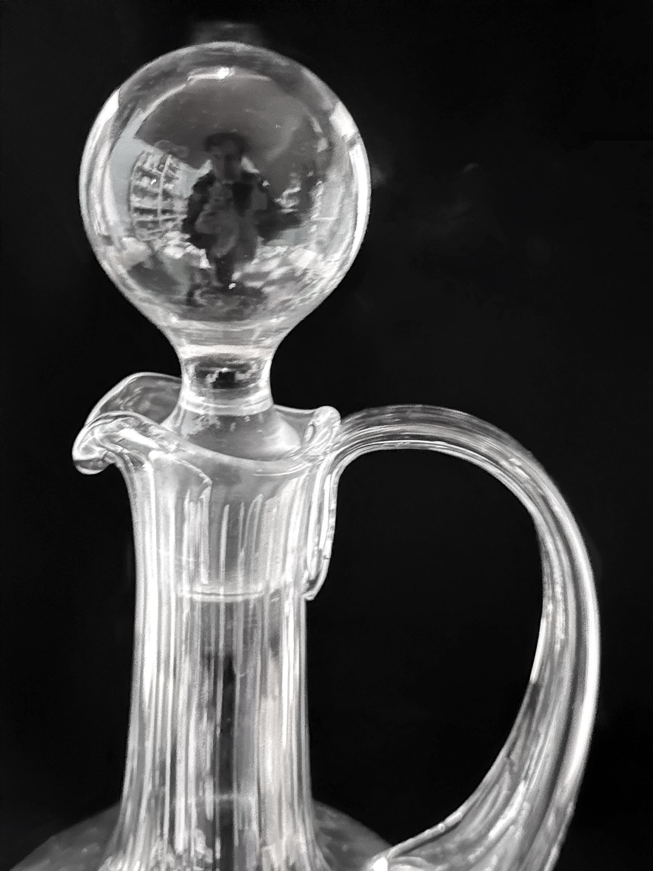 Vintage Mid Century Glas-Karaffe mit Swirl-Dekor