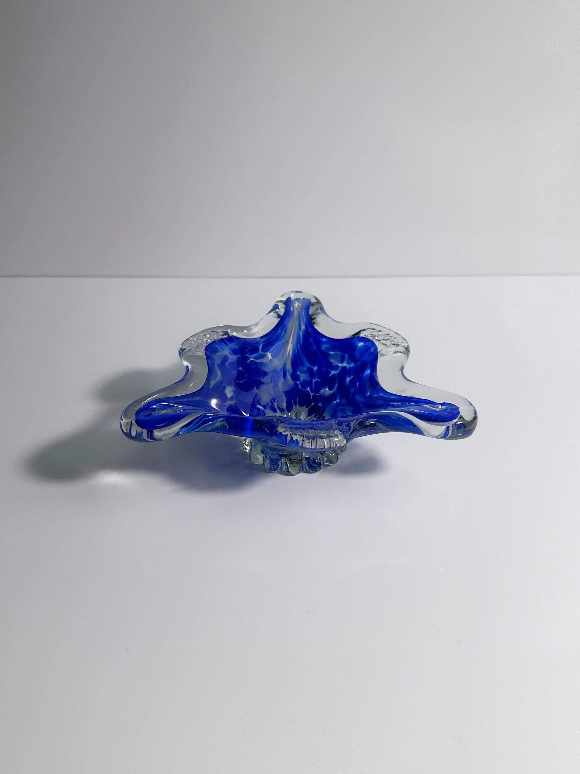 Vintage italienischer Glas-Aschenbecher in Ultramarinblau