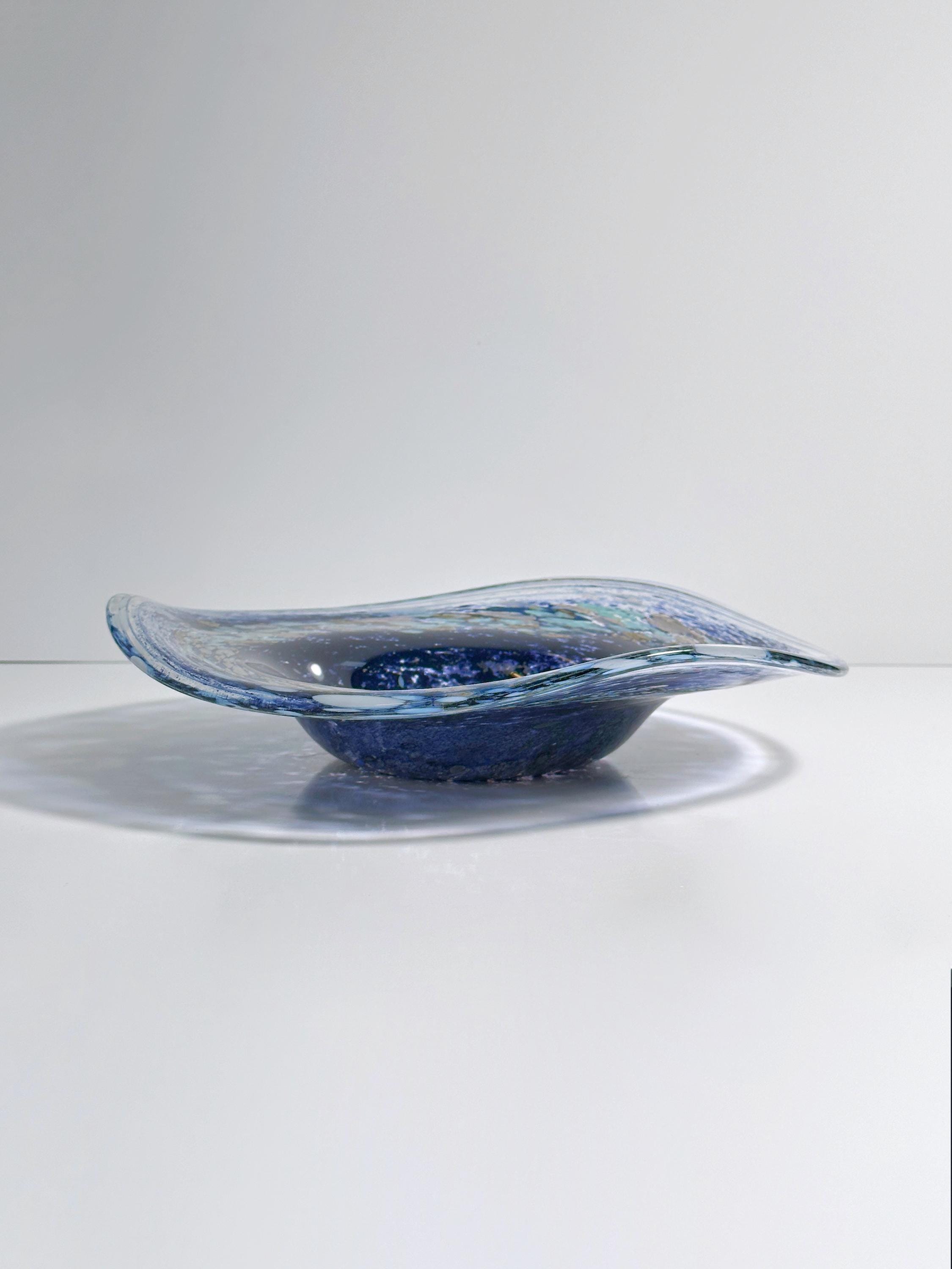 Vintage böhmische Glasschale mit blauem Swirl, 1980er