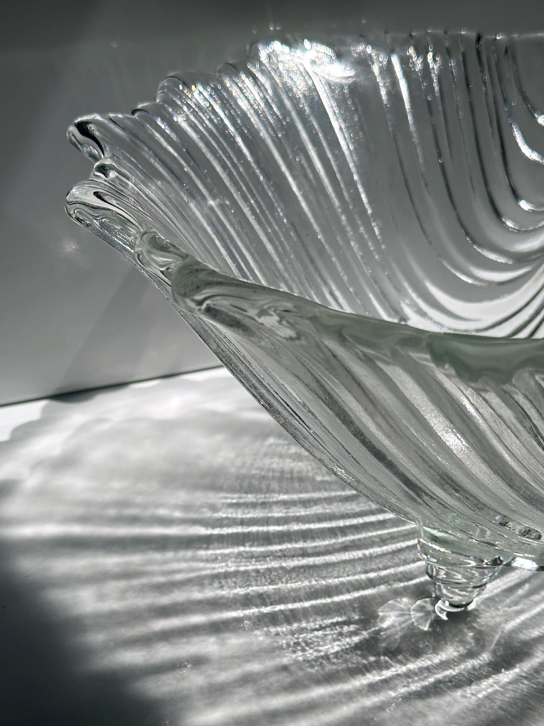 Große Vintage Glasschale in Muschelform
