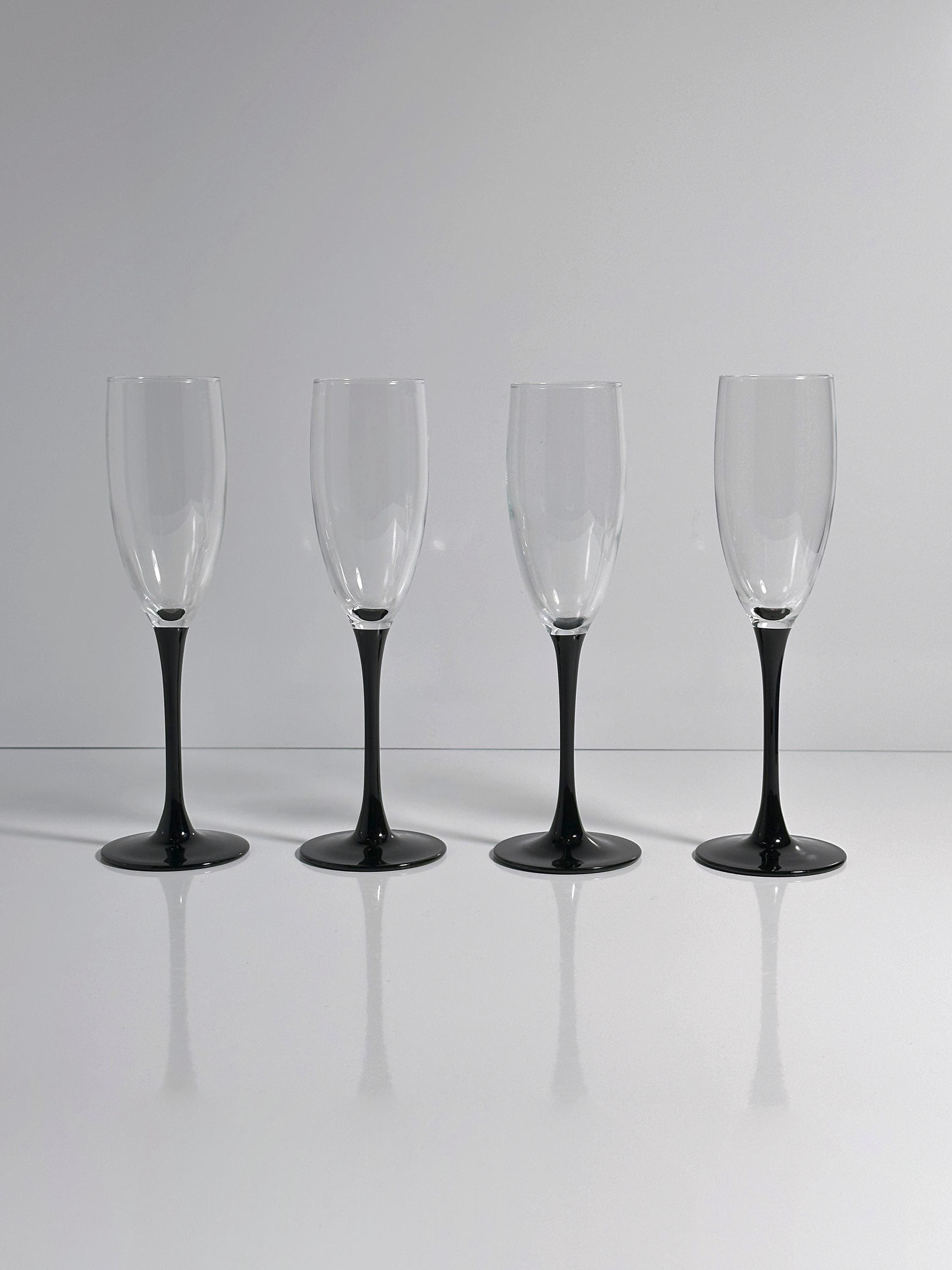 4 Luminarc Sektgläser mit schwarzem Stiel, Postmodern 1980er