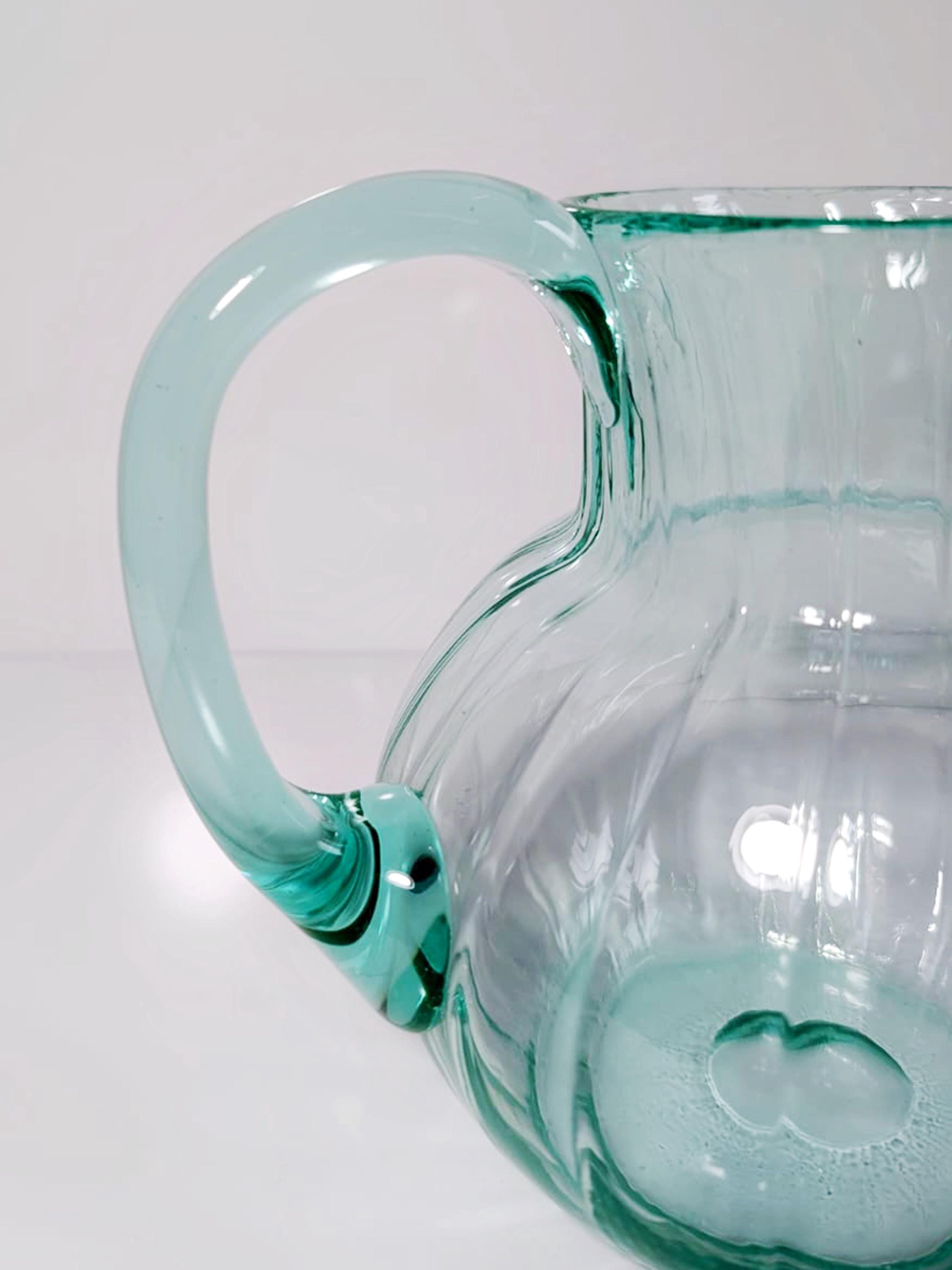Vintage Glas-Karaffe in Mintgrün mit Swirl-Dekor