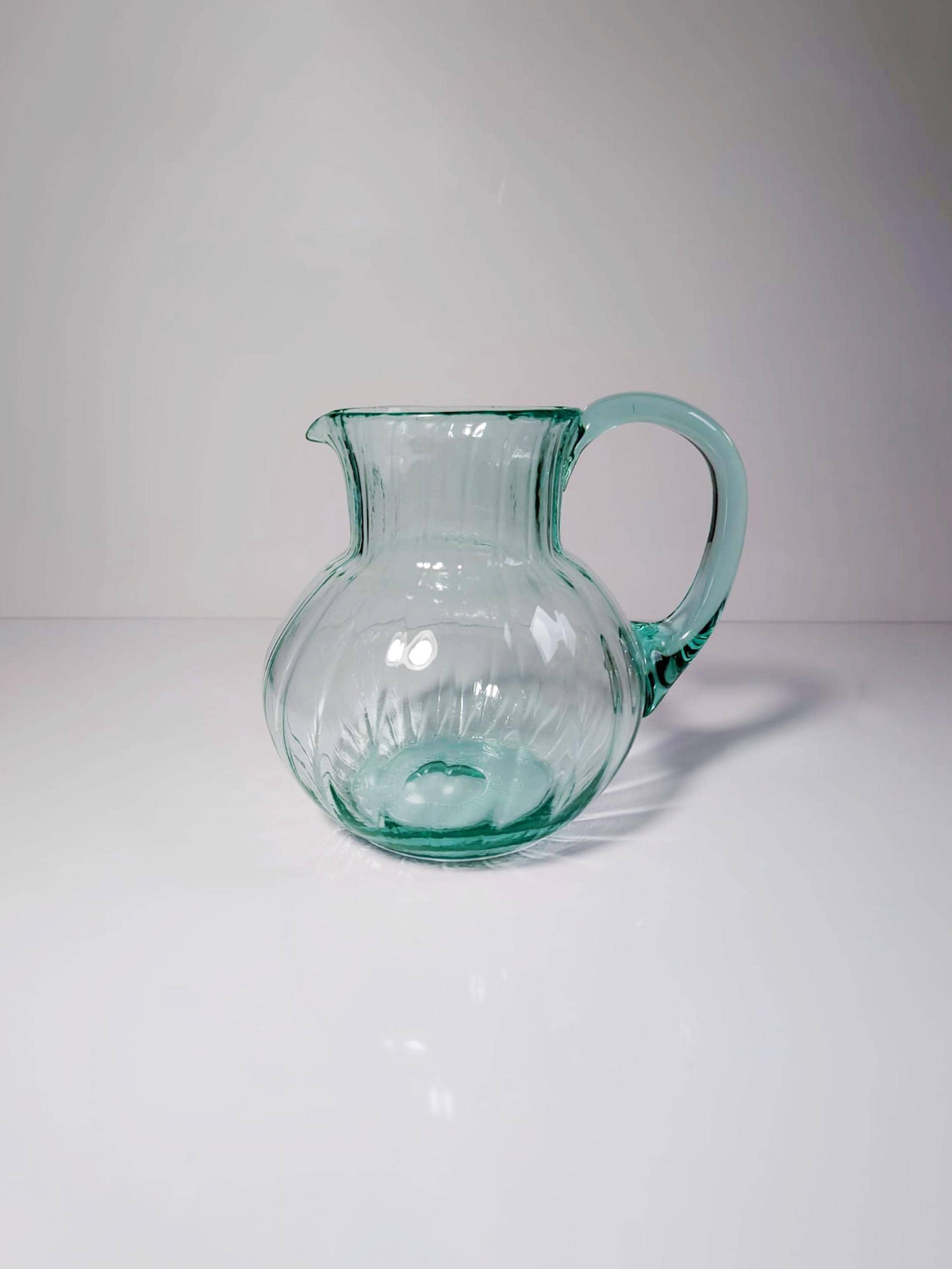 Vintage Glas-Karaffe in Mintgrün mit Swirl-Dekor