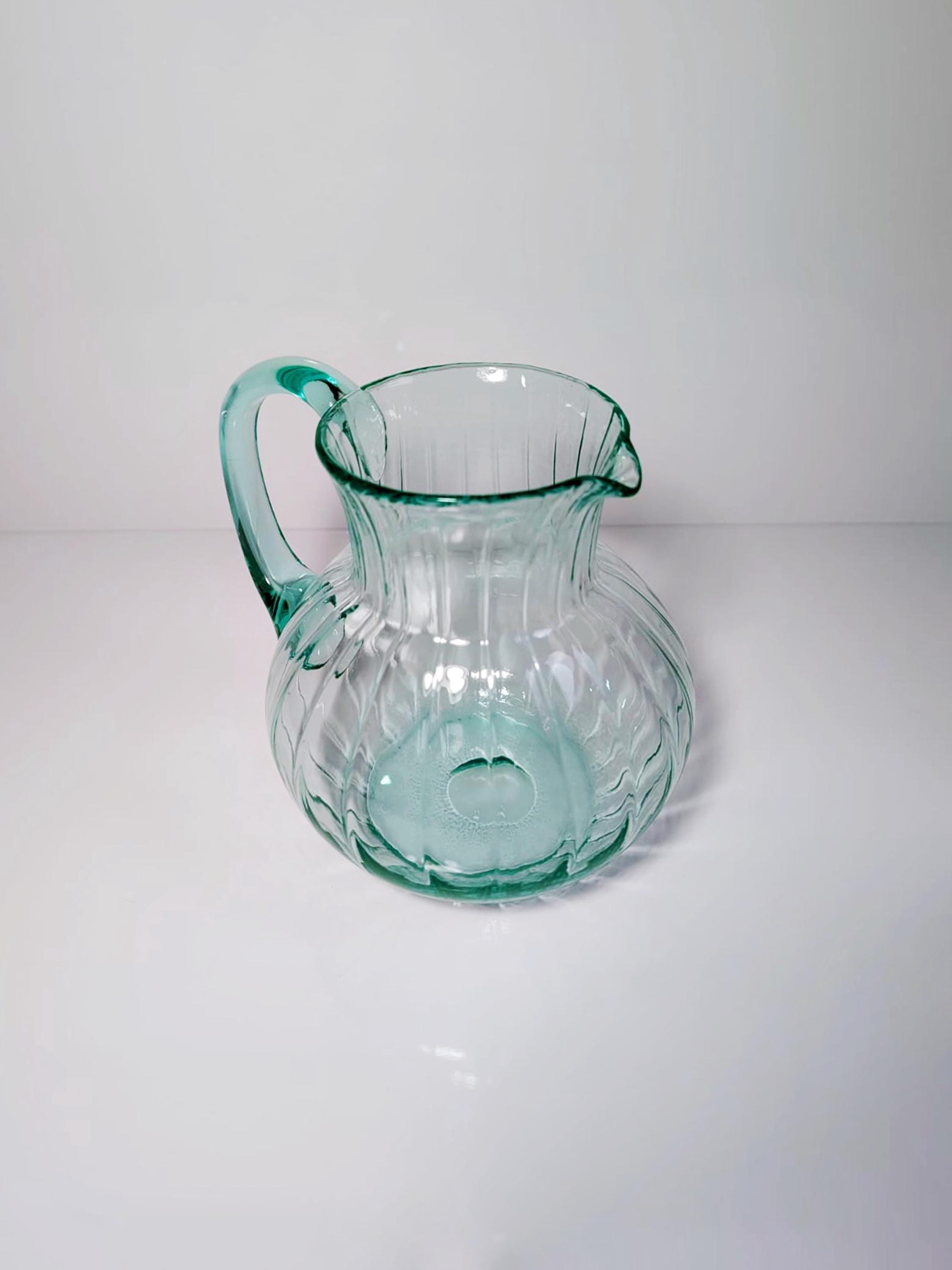 Vintage Glas-Karaffe in Mintgrün mit Swirl-Dekor