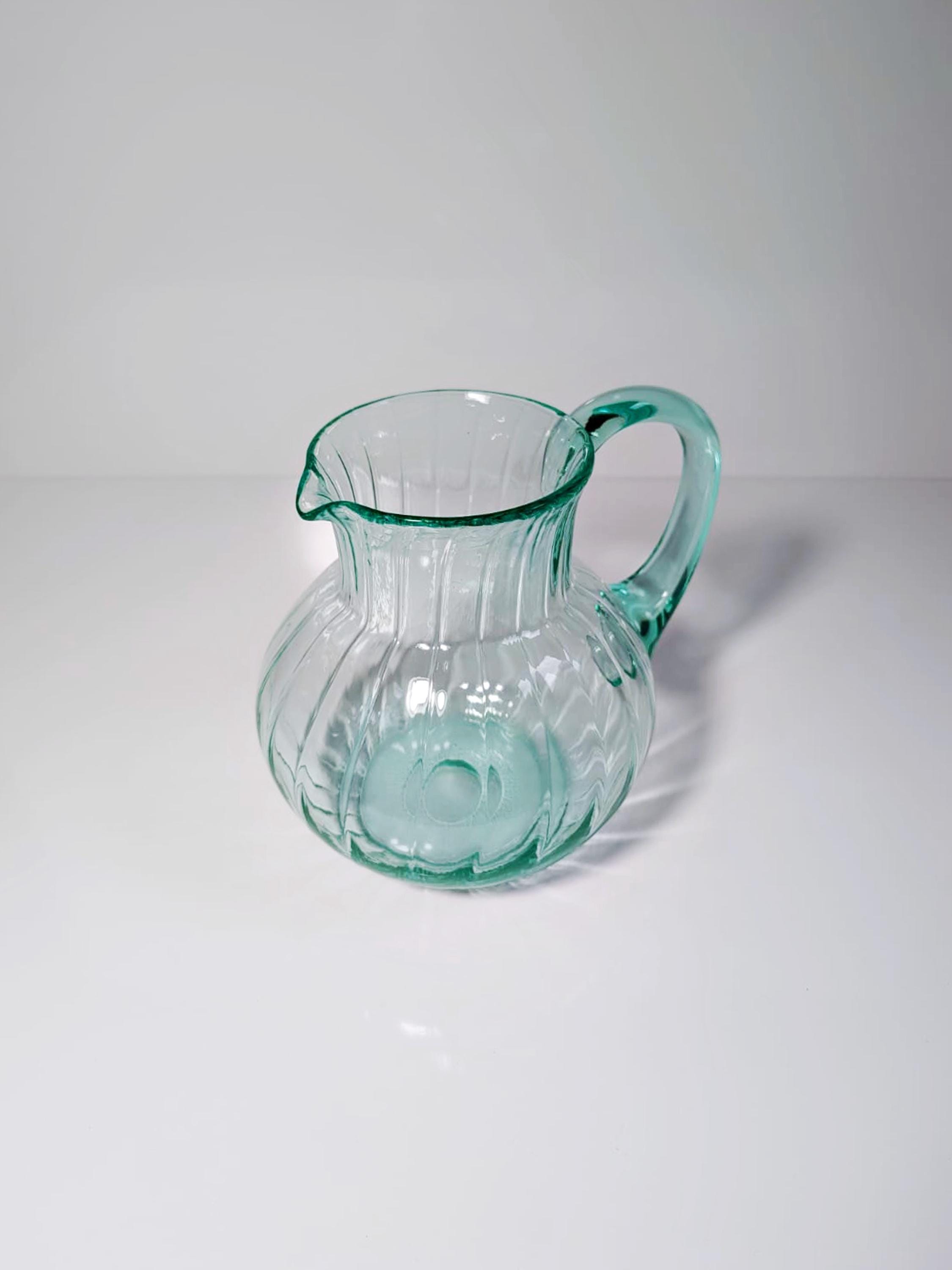 Vintage Glas-Karaffe in Mintgrün mit Swirl-Dekor