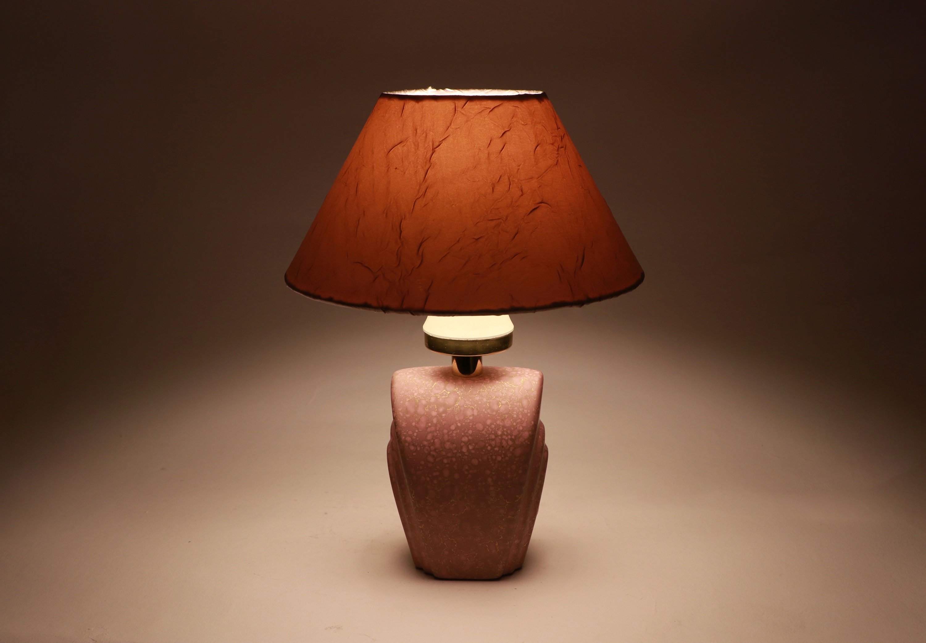Vintage Tischlampe in Flieder und Gold