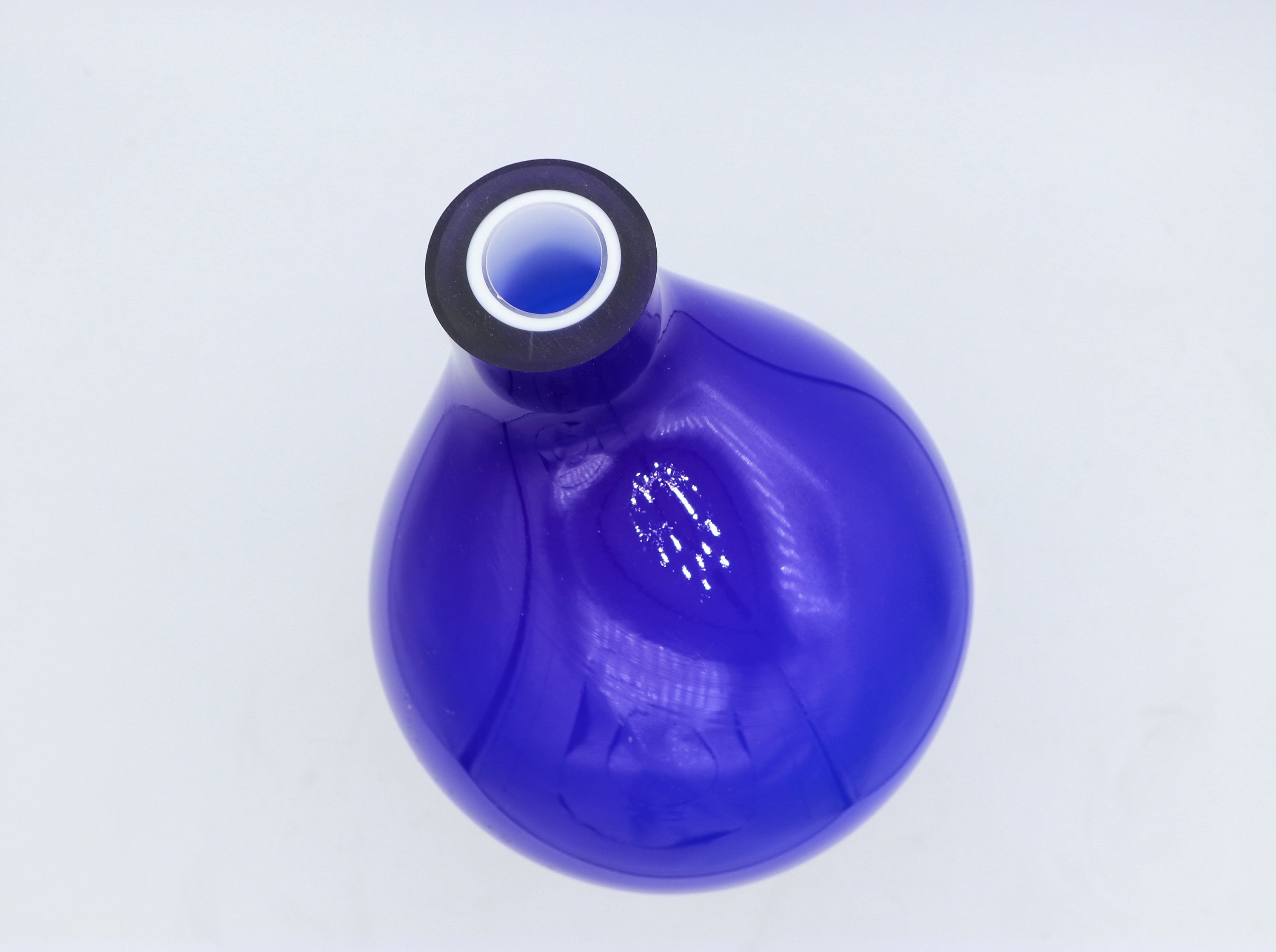 H. J. Richartz Art Collection Glasvase in Kobaltblau