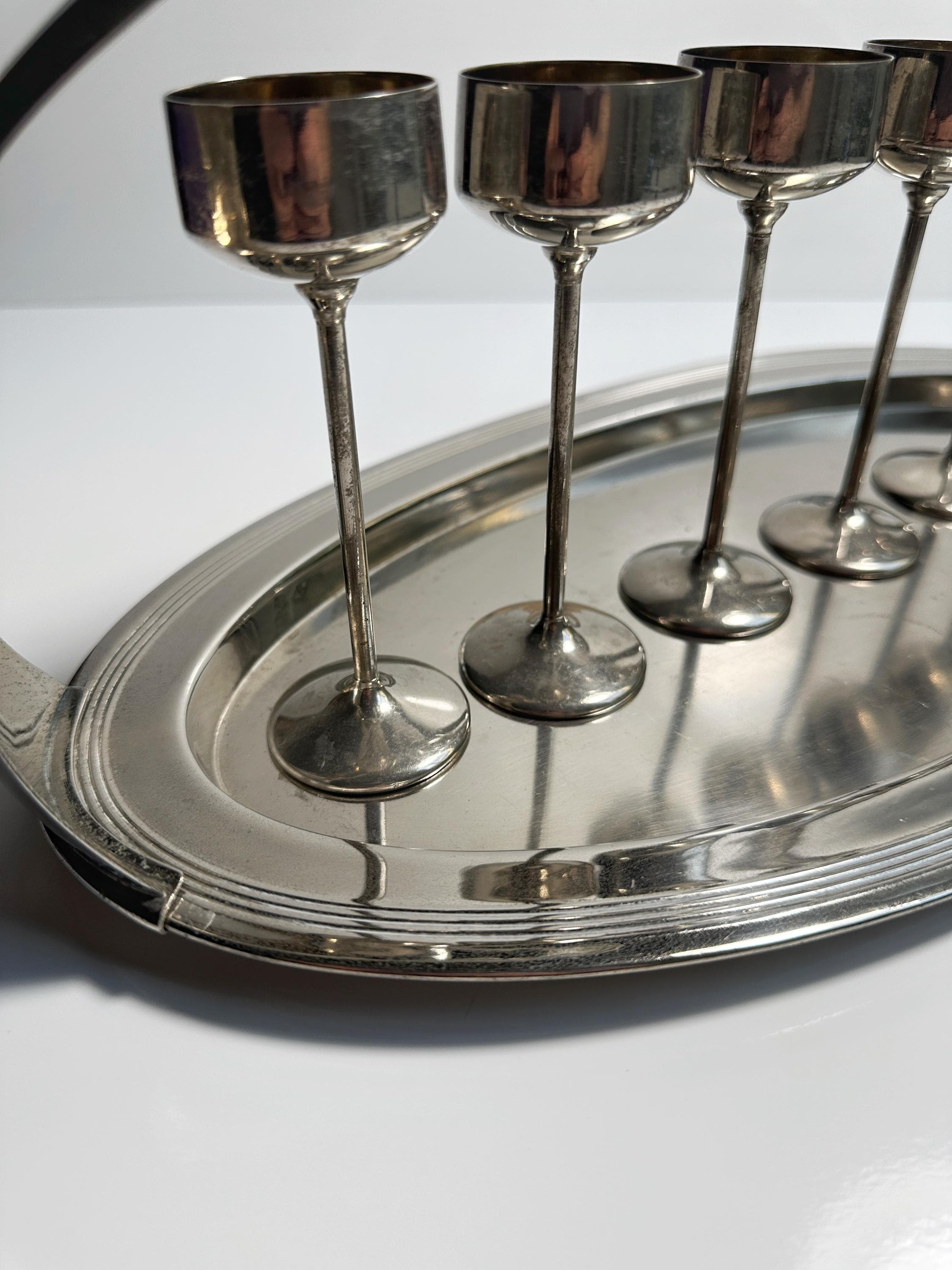 Jugendstil Likörset mit 6 Kelchen und Tablett