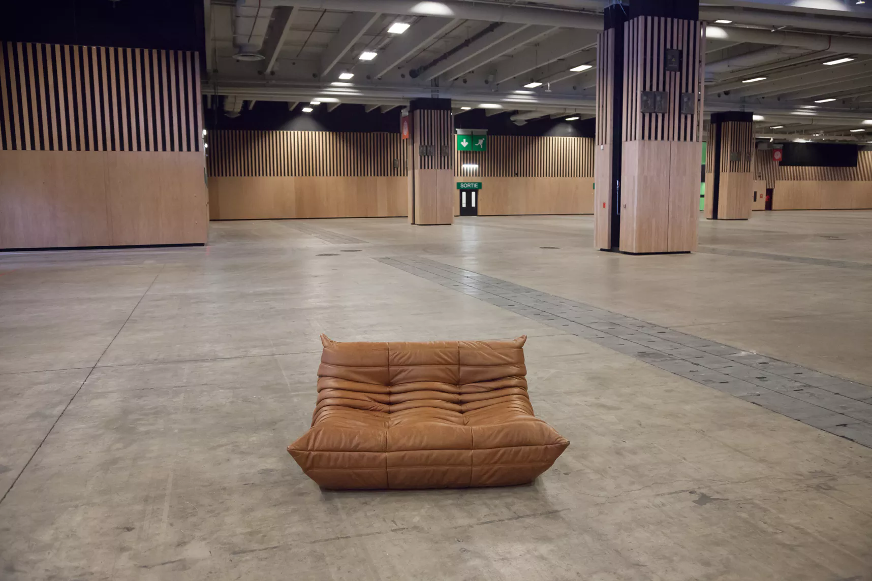 Togo Sofa 2-Seater Pull-Up Leather Tobacco Brown