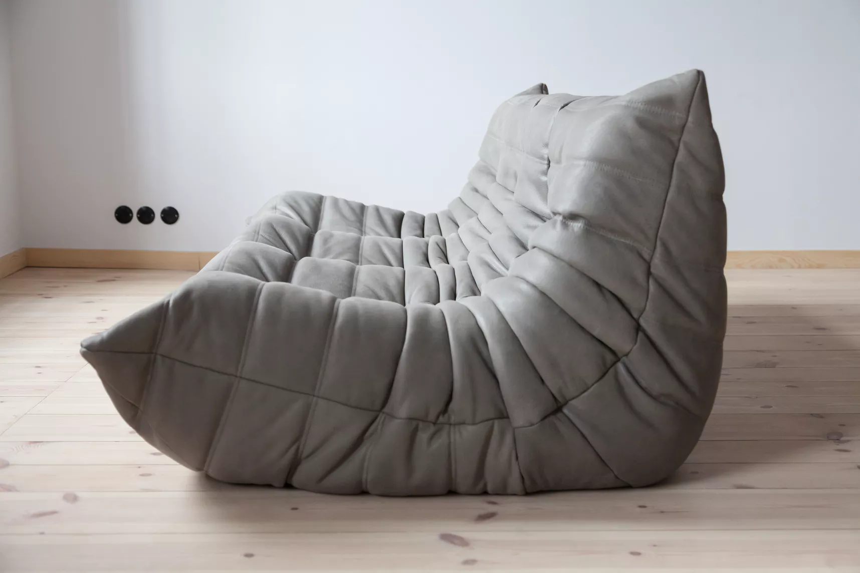 Togo Sofa 3-seater Madras leather ash grey