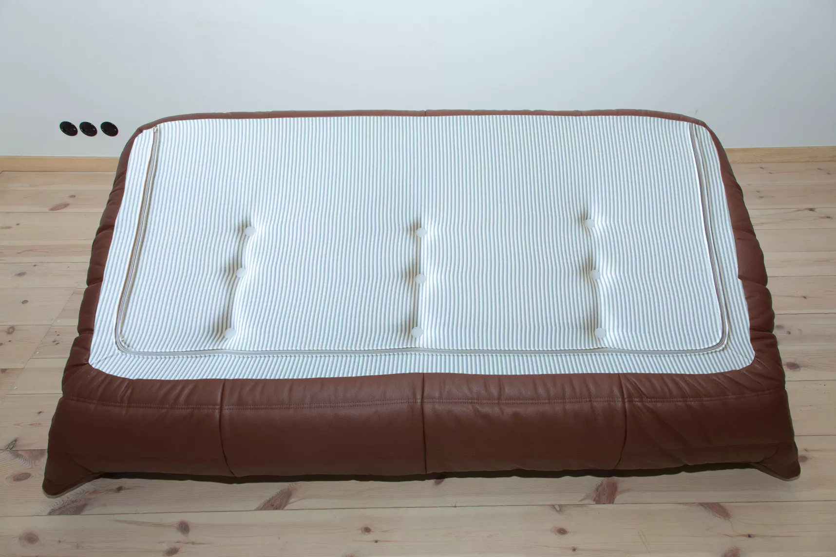 Togo Sofa 3-seater Madras leather Brown