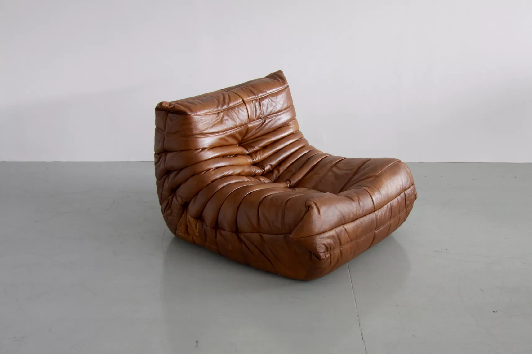 Togo armchair Smooth leather High gloss leather Antique brown