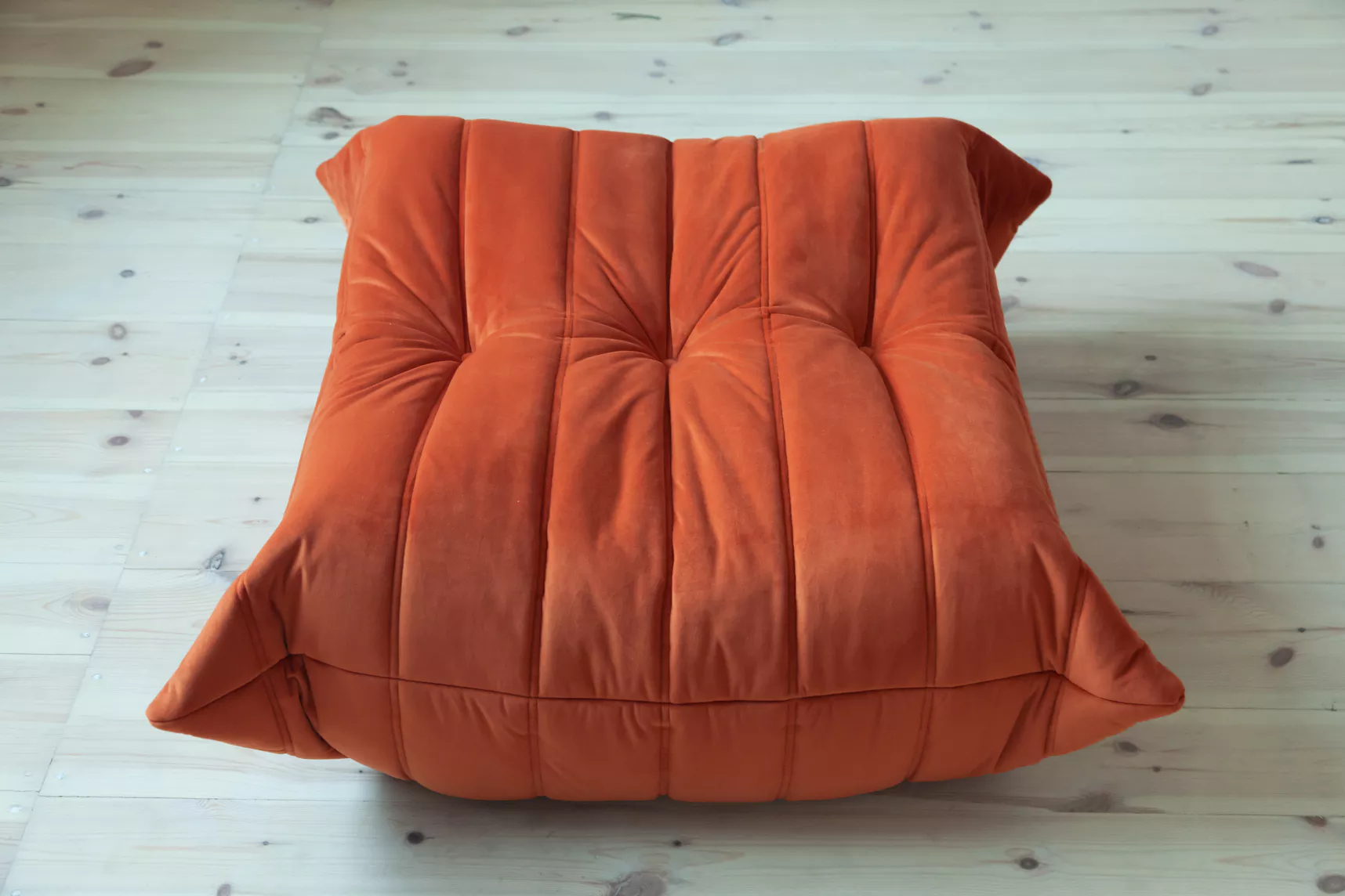 Togo Ottoman Samt Orange