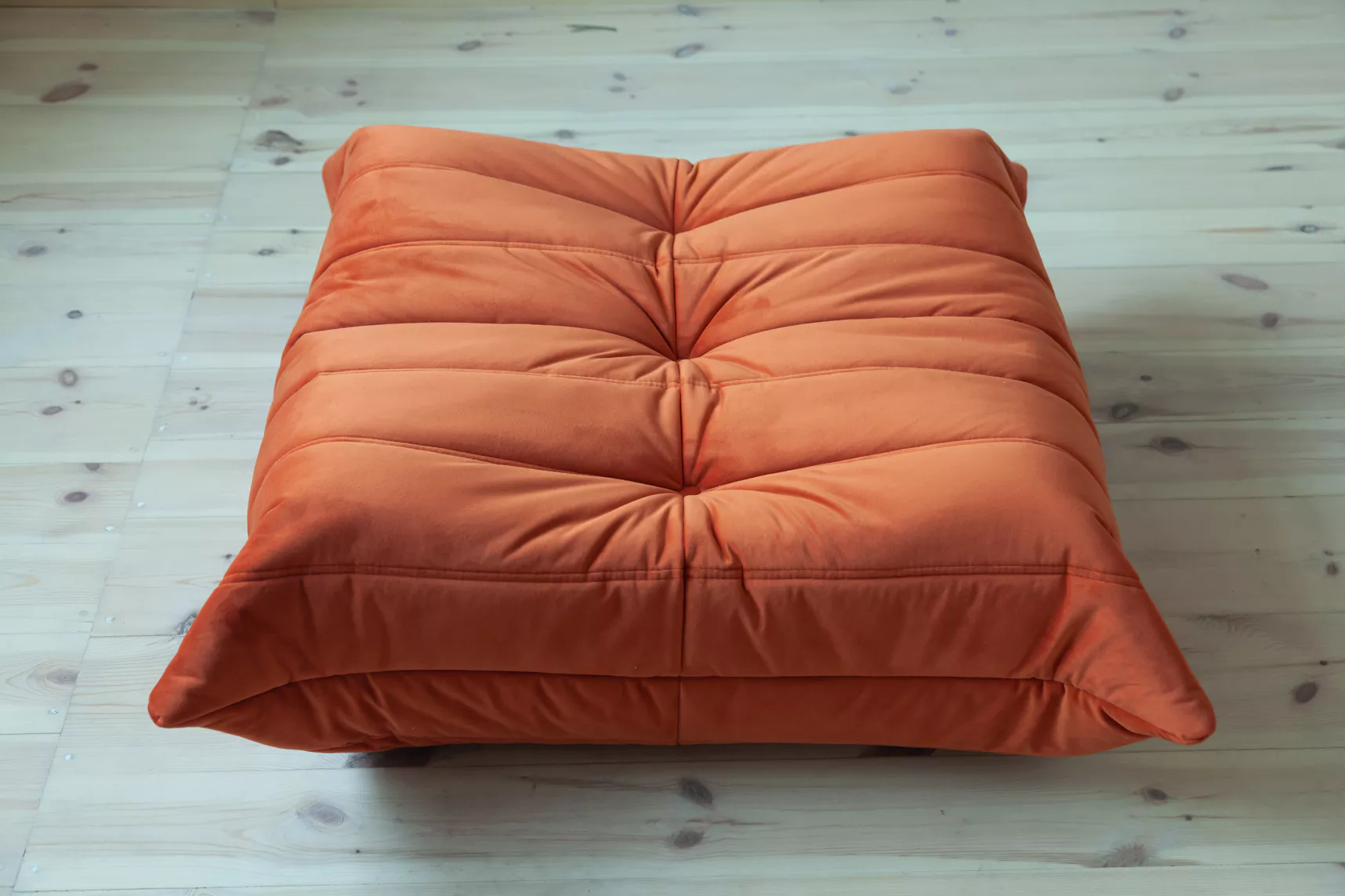 Togo Ottoman Samt Orange