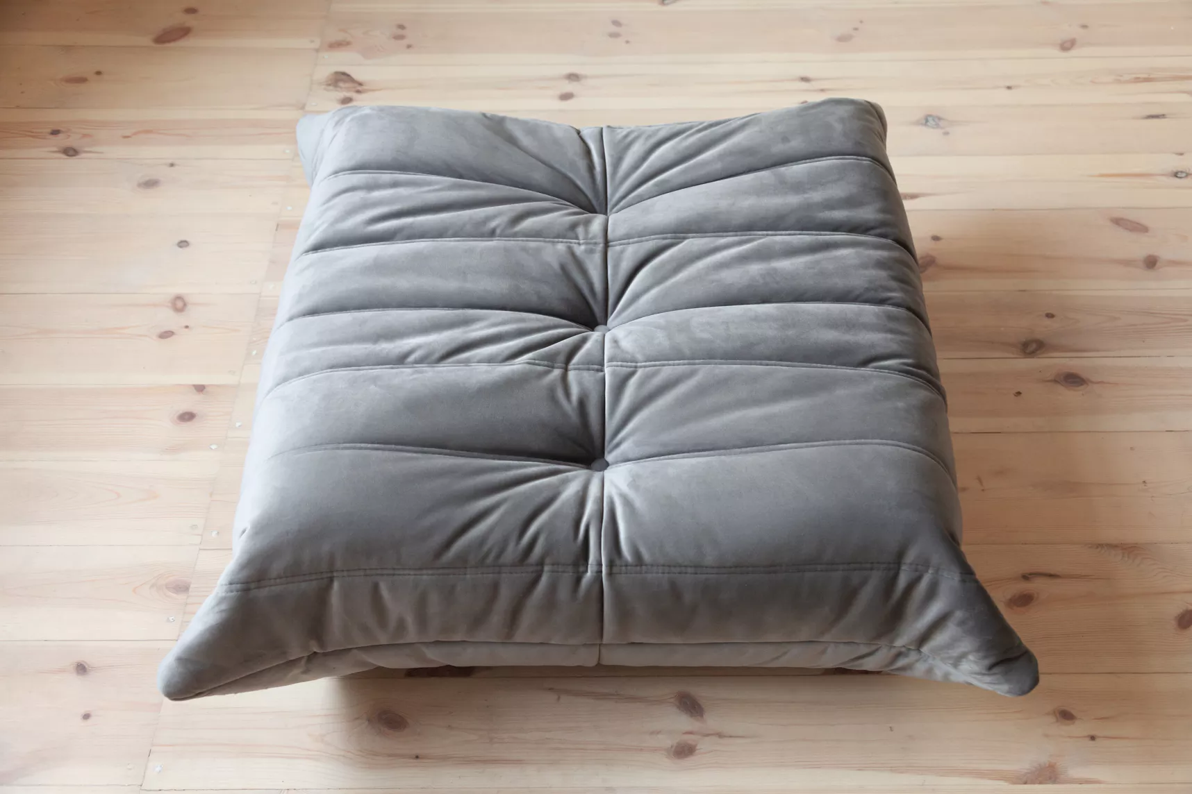 Togo Ottoman Velvet Silver Grey