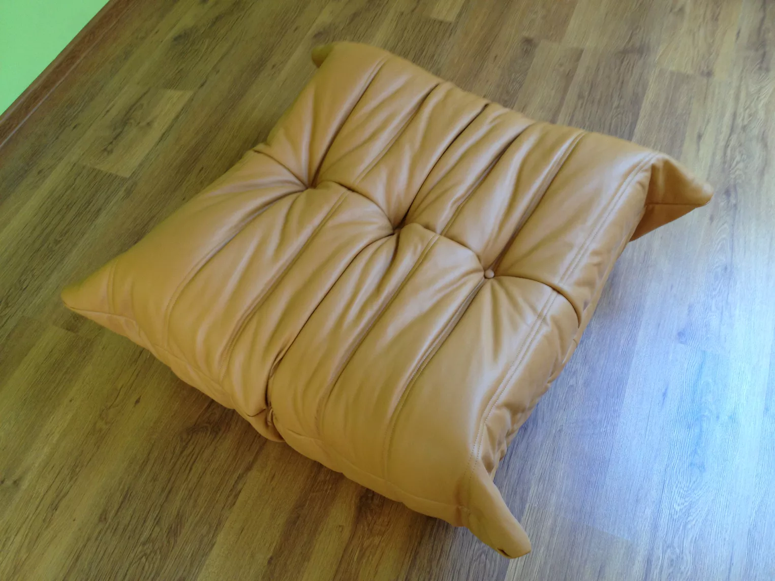 Togo Ottoman Leder Beige