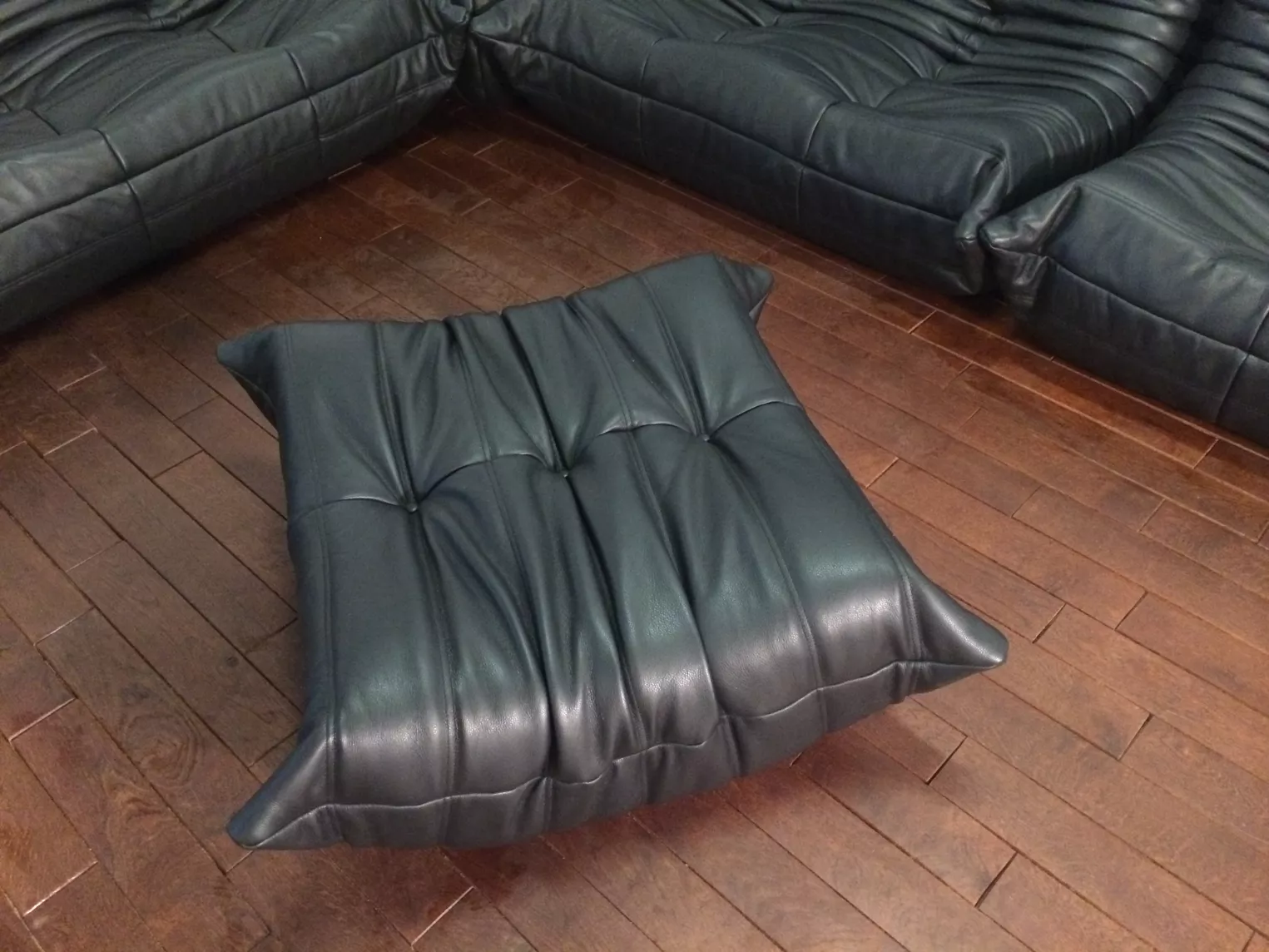 Togo Ottoman Leder Schwarz