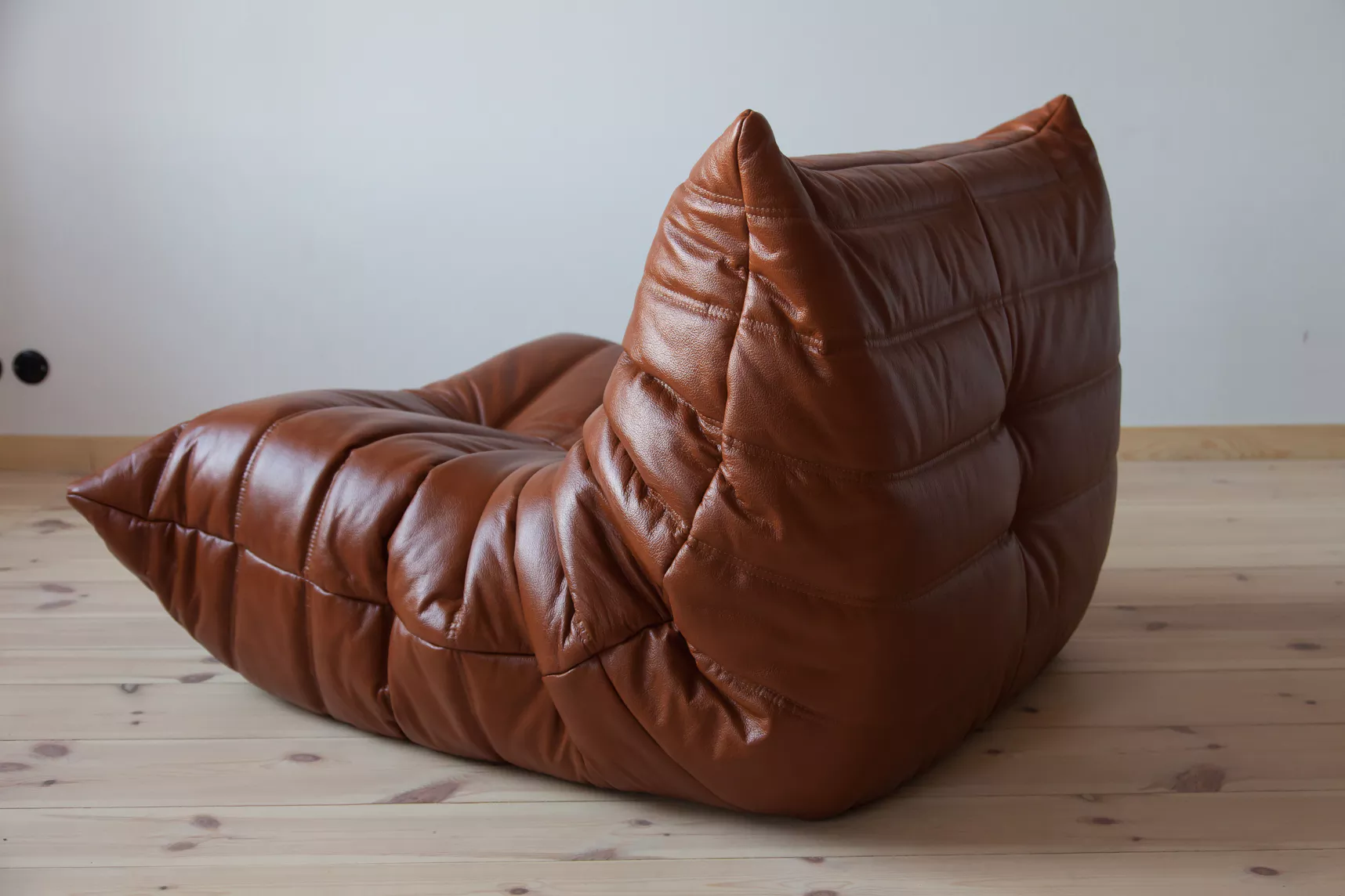 Togo armchair and ottoman set high-gloss leather whisky brown