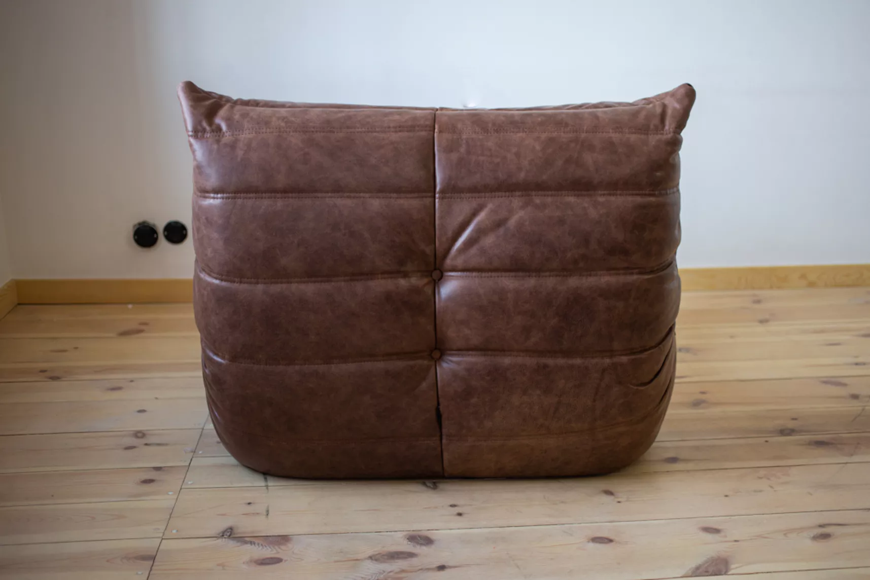 Togo Armchair and Ottoman Set Pull-Up-Leather Walnut Brown