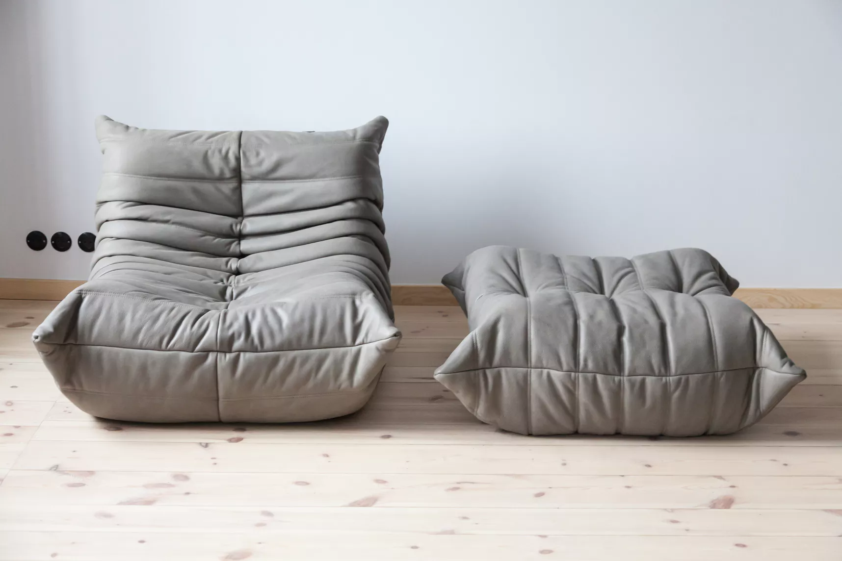 Togo Armchair and Ottoman Set Madras-Leather Ash Grey