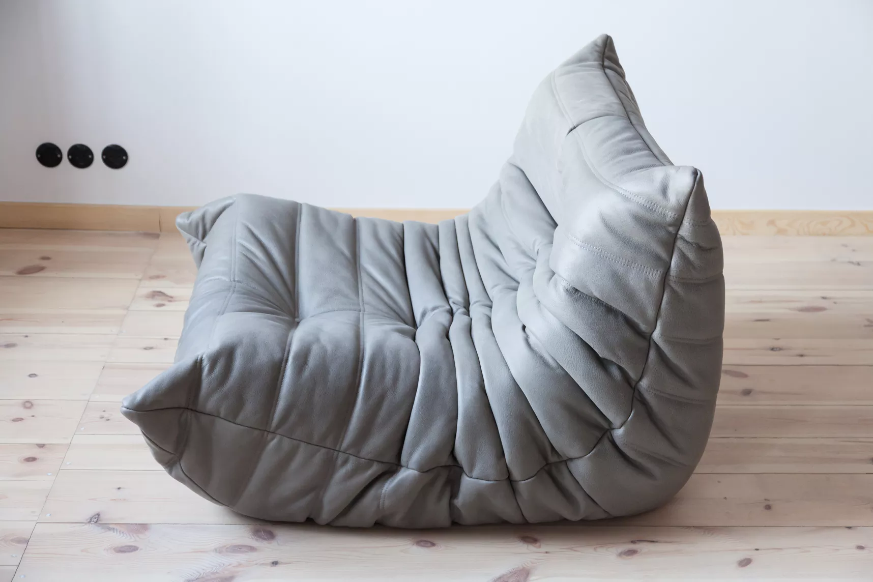Togo Armchair and Ottoman Set Madras-Leather Ash Grey