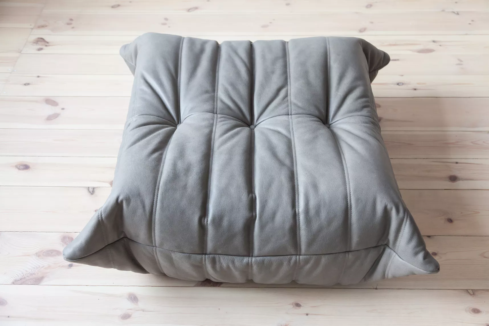 Togo Armchair and Ottoman Set Madras-Leather Ash Grey
