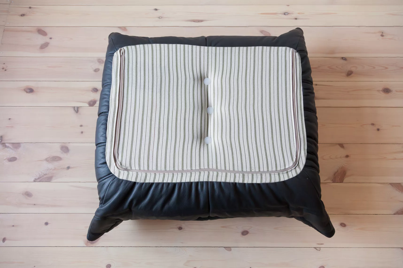 Togo Armchair and Ottoman Set Madras Leather Black
