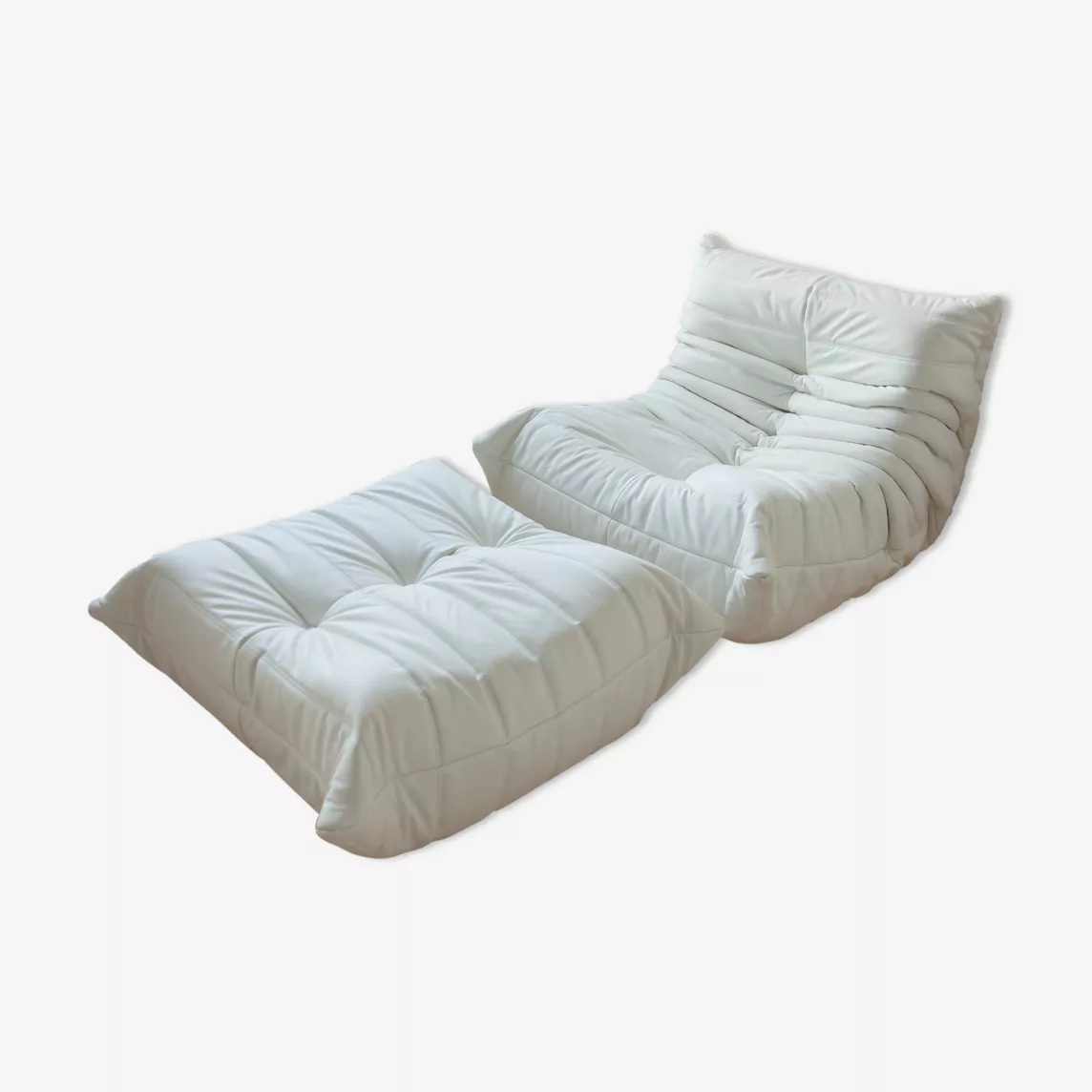Togo armchair and ottoman set Madras leather White