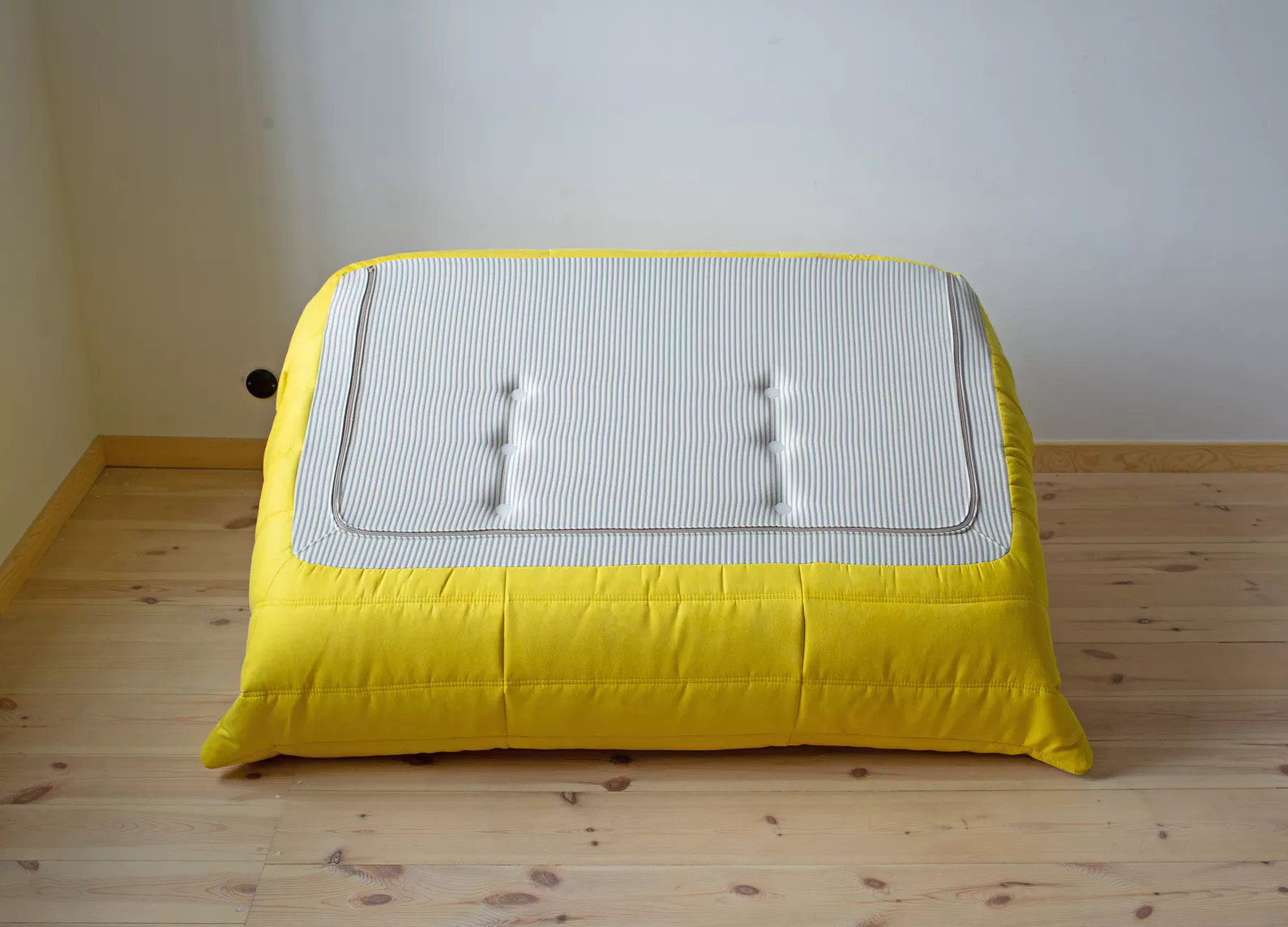 Togo Lounge Set 3-piece. Textile Yellow