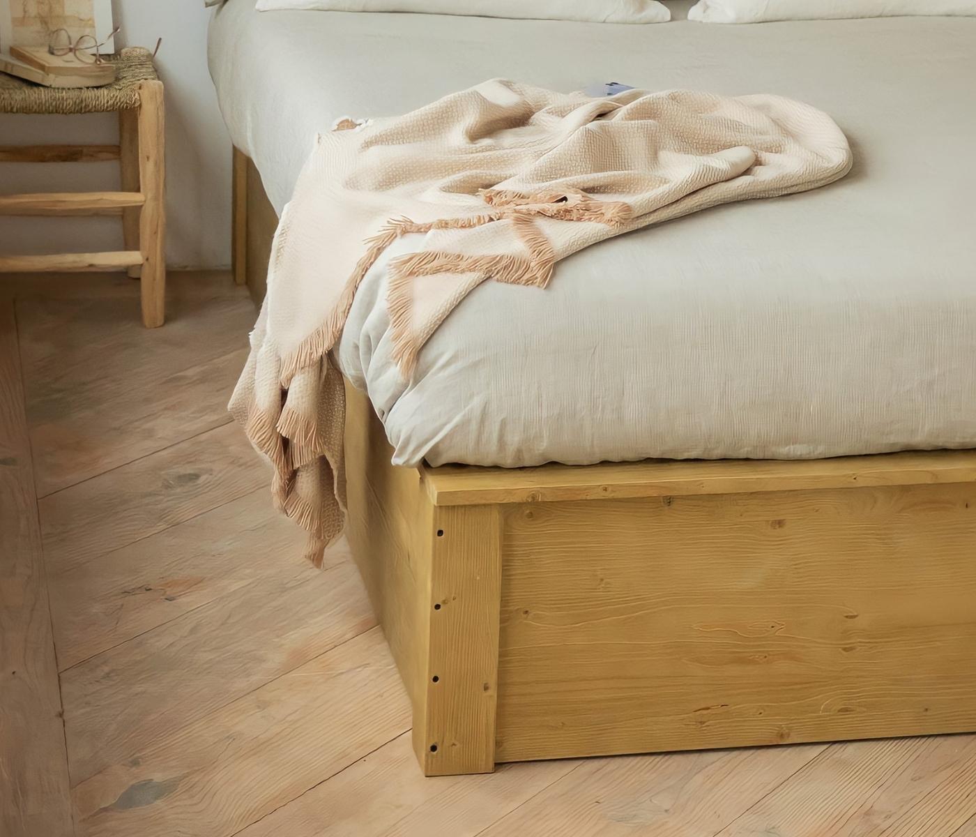 Bett mit Stauraum Olivholzoptik