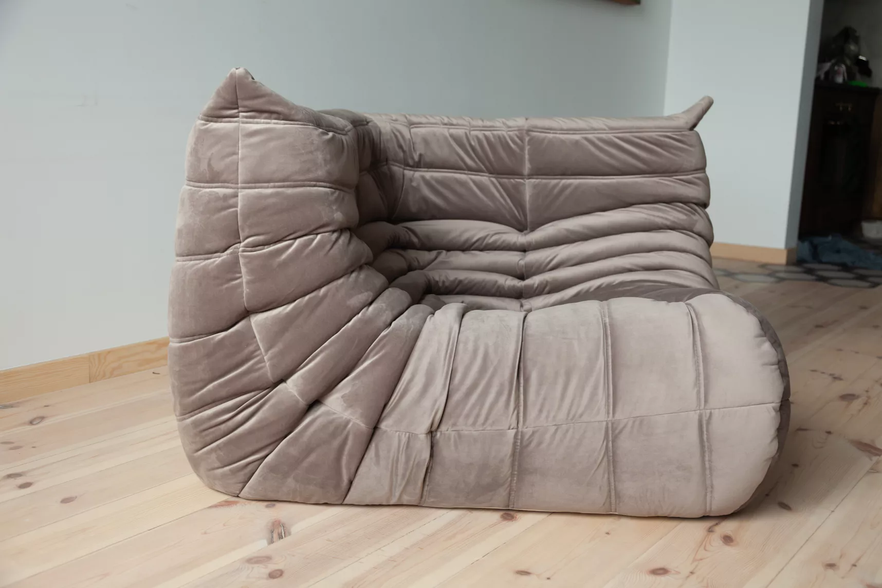 Togo corner sofa velvet warm grey