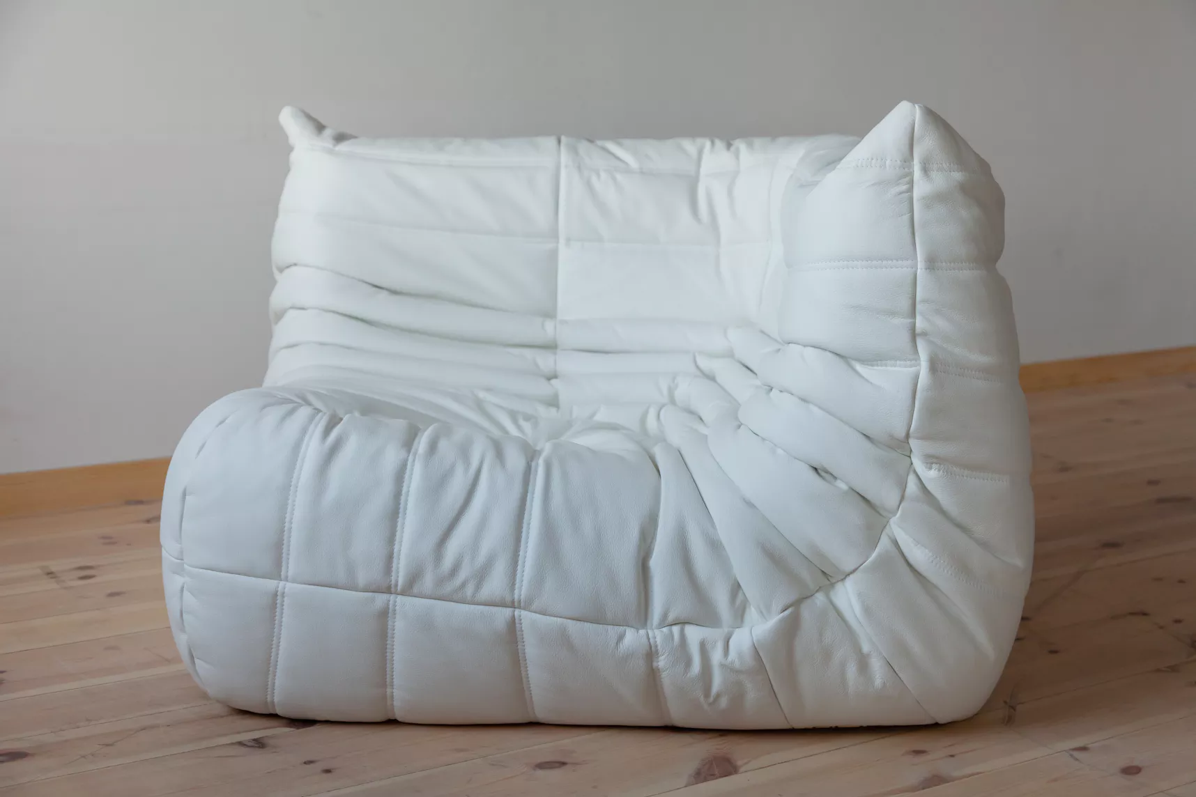 Togo Sofa Madras leather White
