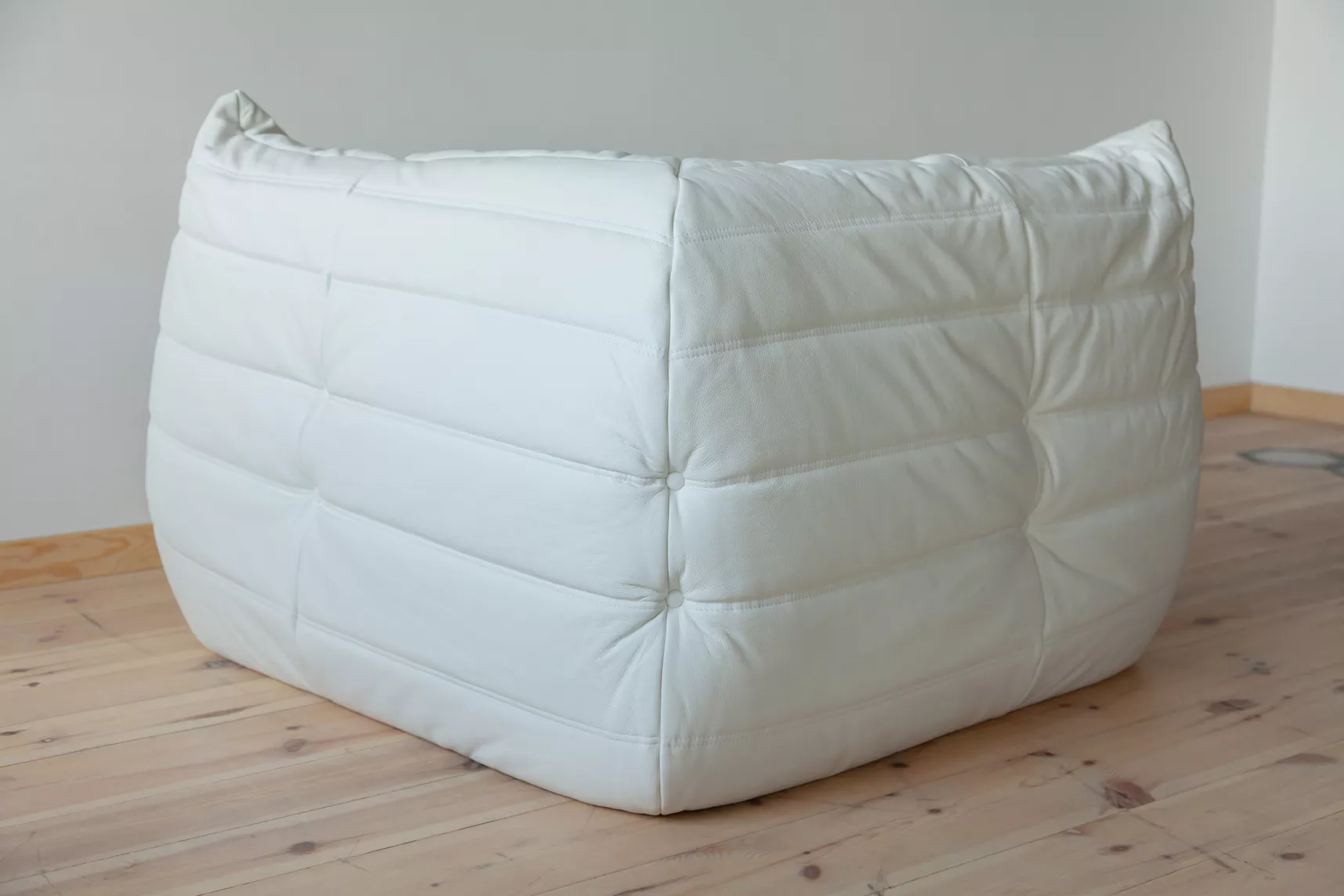 Togo Sofa Madras leather White