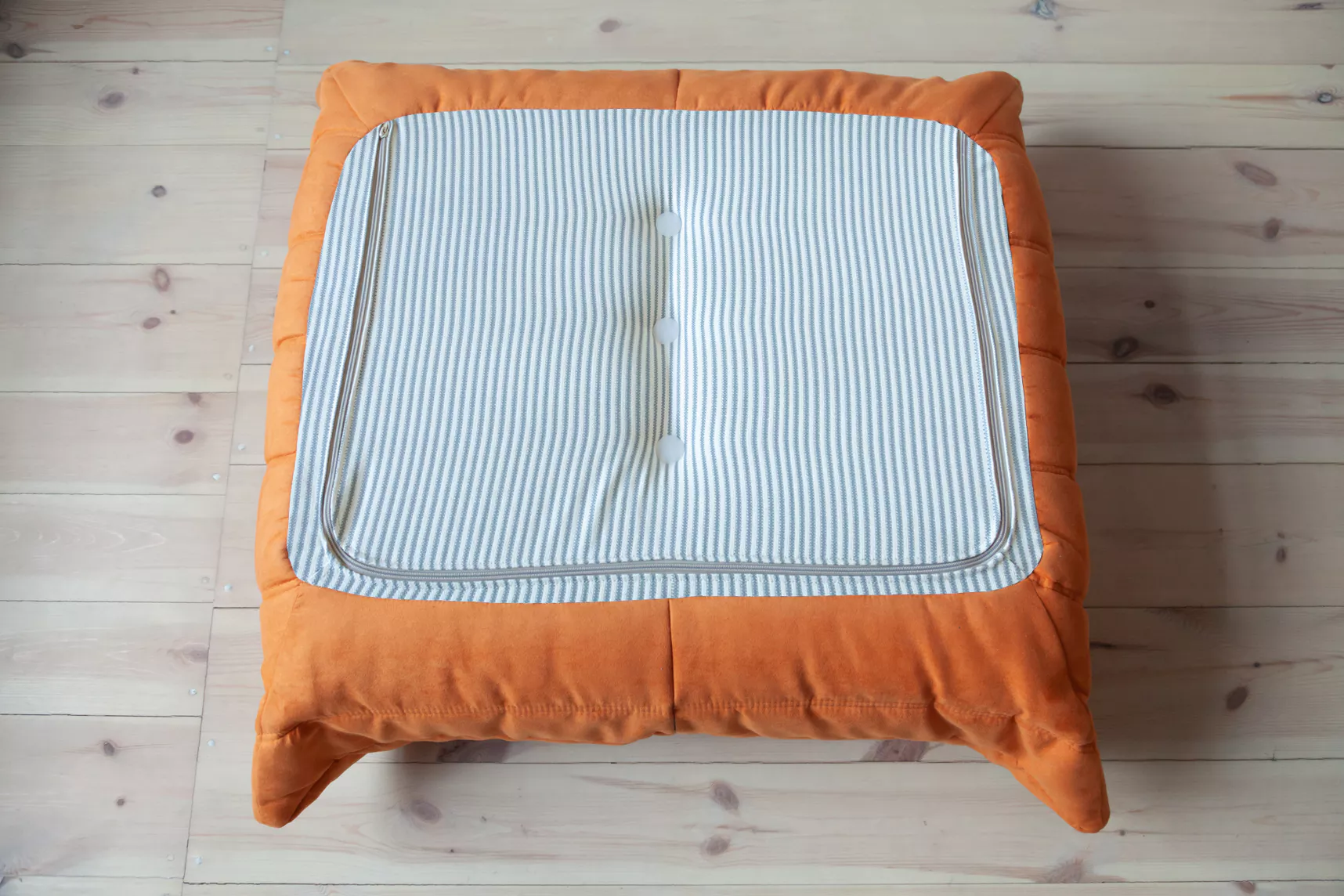 Togo Armchair and Ottoman Set Textile Orange