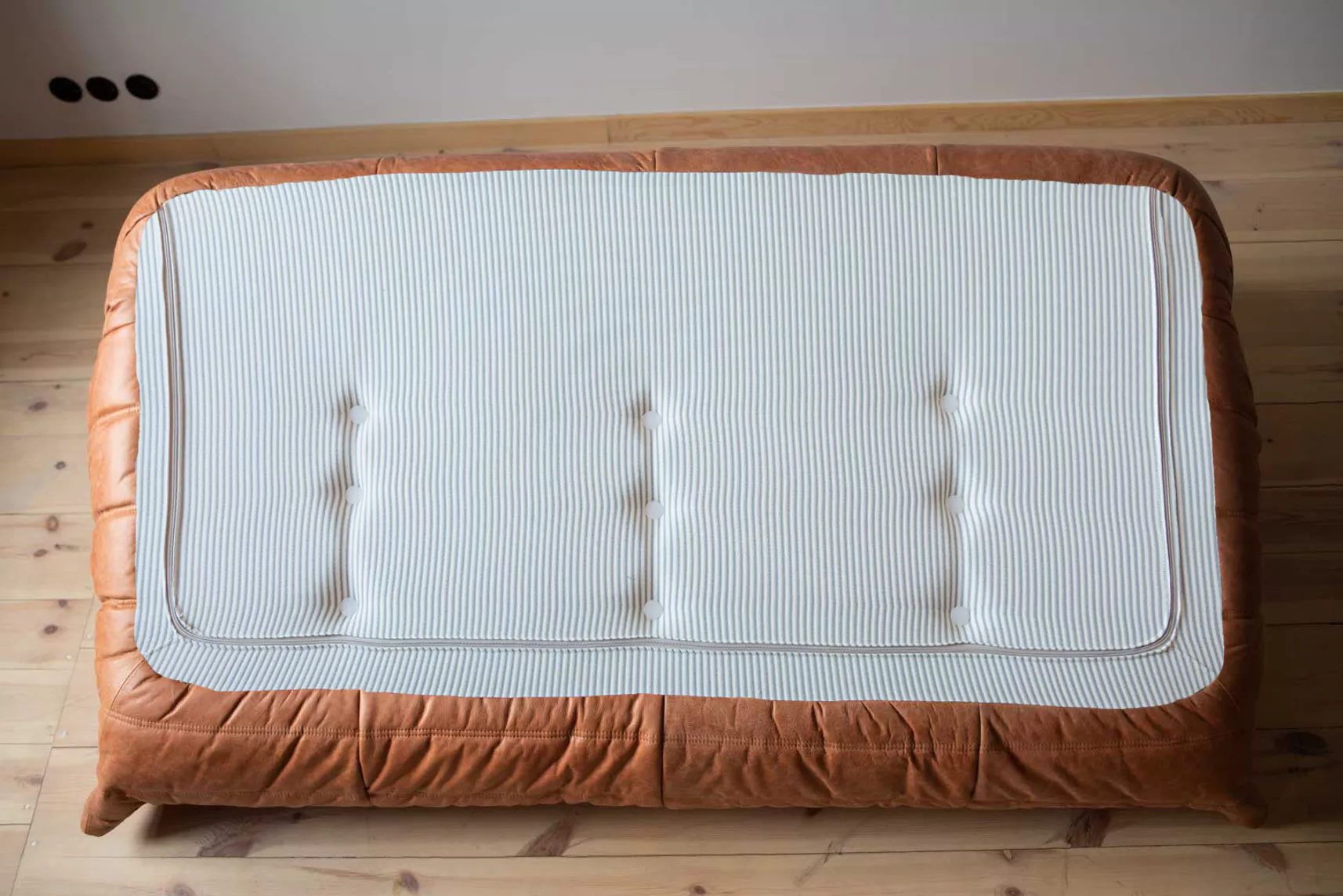 Togo Sofa 3-Seater Pull-Up Leather Peach Brown