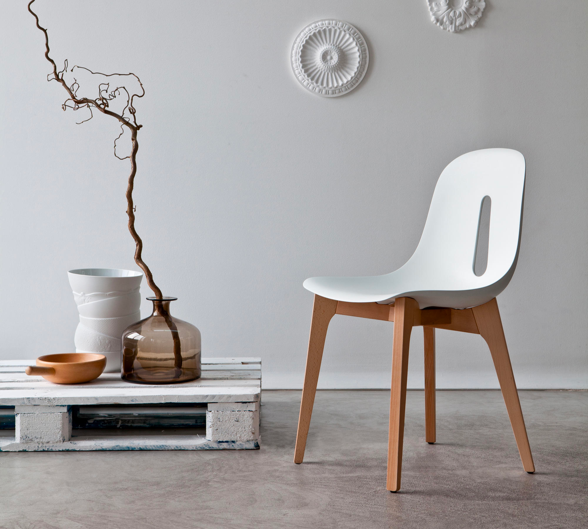 Gotham W Chair Plastic Wood White