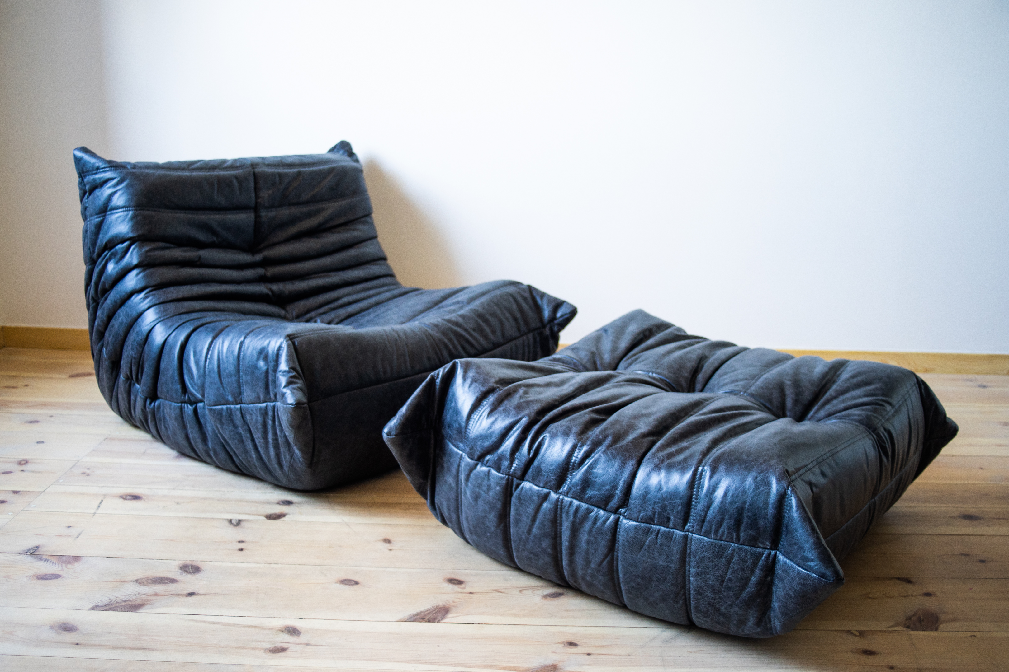 Togo Armchair and Ottoman Set Pull-Up Leather Black