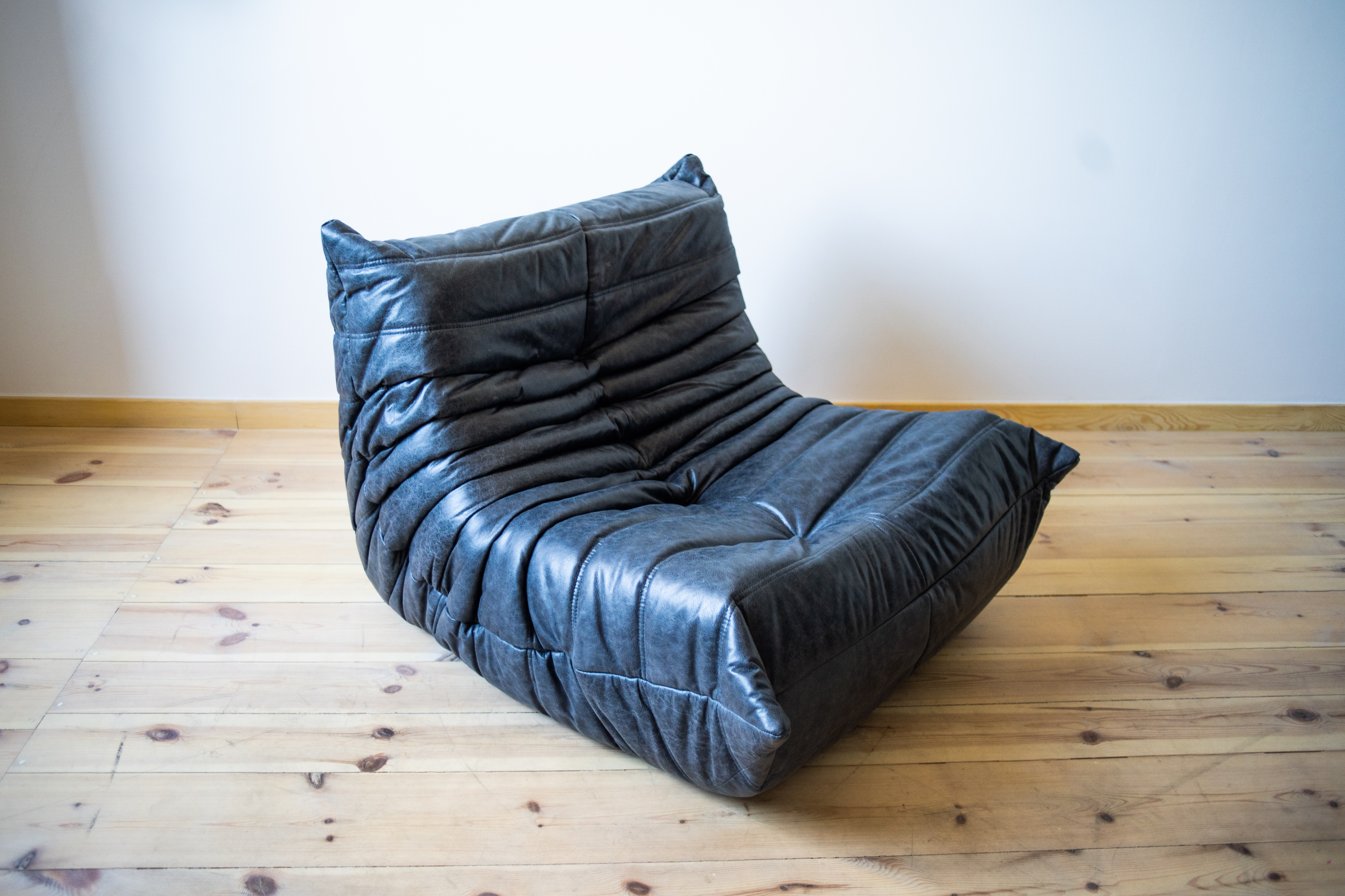 Togo Armchair and Ottoman Set Pull-Up Leather Black