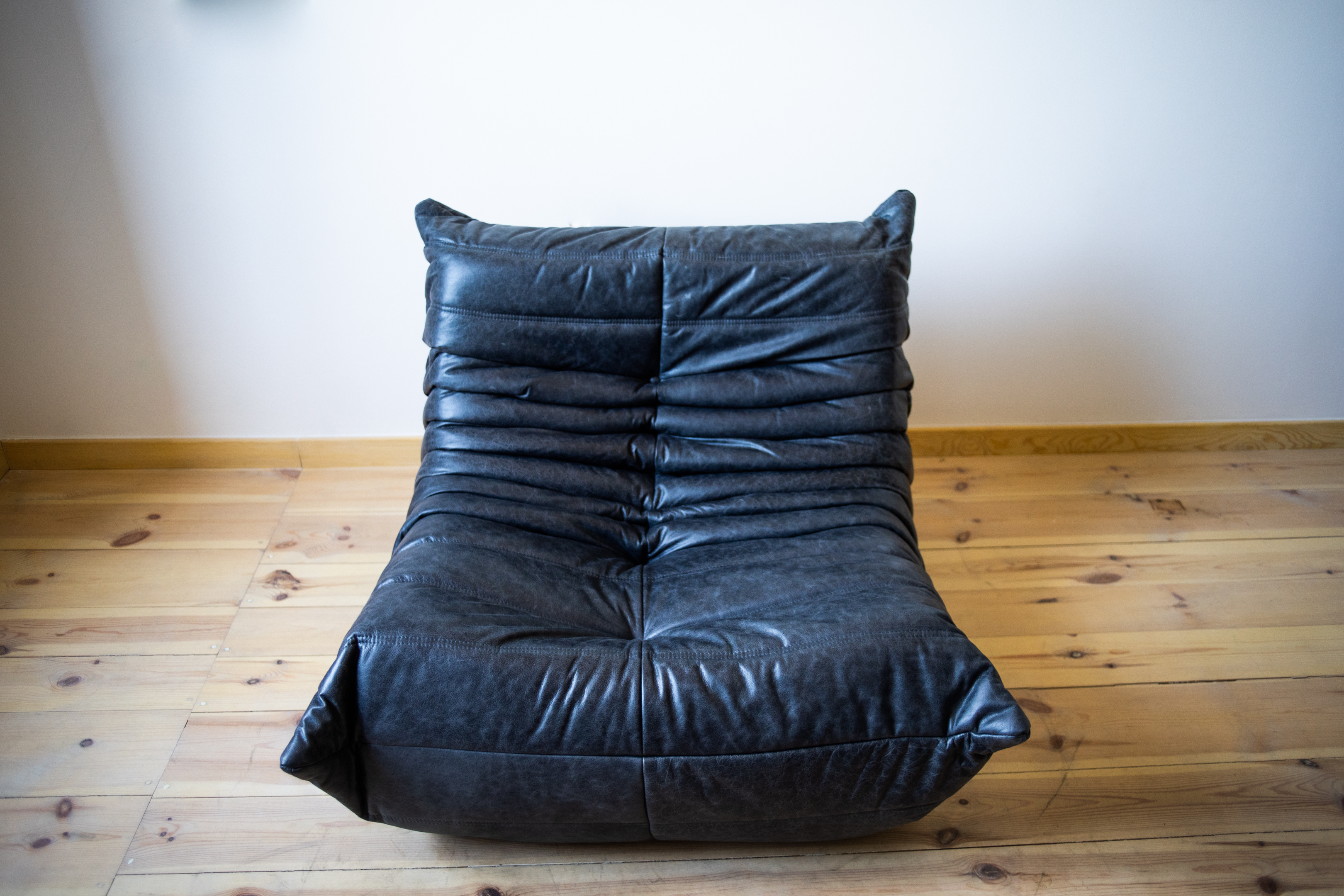 Togo Armchair and Ottoman Set Pull-Up Leather Black